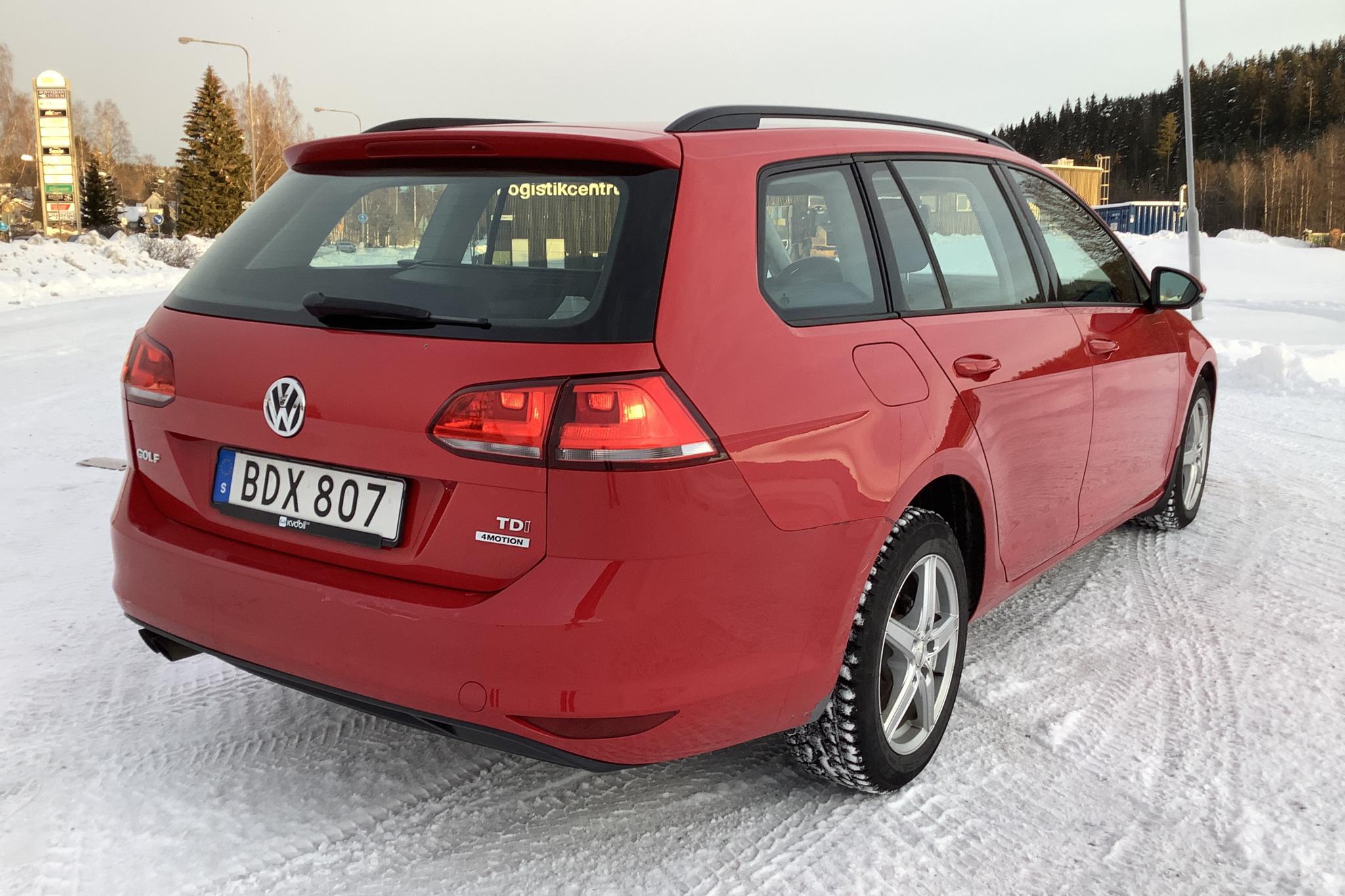 VW Golf VII 1.6 TDI BlueMotion Technology Sportscombi 4Motion (105hk) - 172 300 km - Manual - red - 2014
