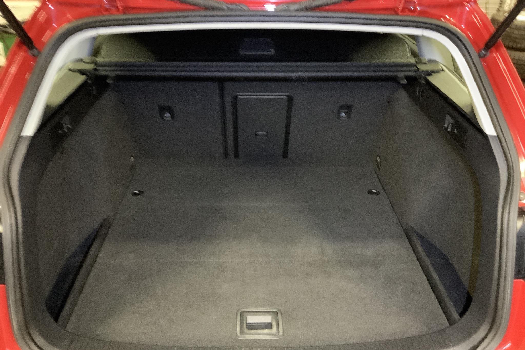 VW Golf VII 1.6 TDI BlueMotion Technology Sportscombi 4Motion (105hk) - 17 230 mil - Manuell - röd - 2014