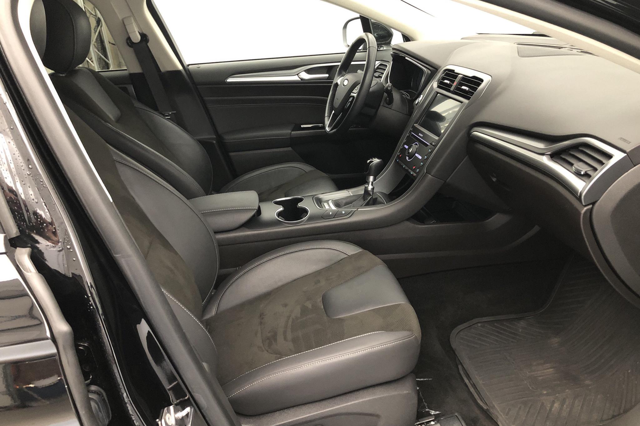 Ford Mondeo 2.0 TDCi 5dr (180hk) - 45 080 km - Manual - black - 2018