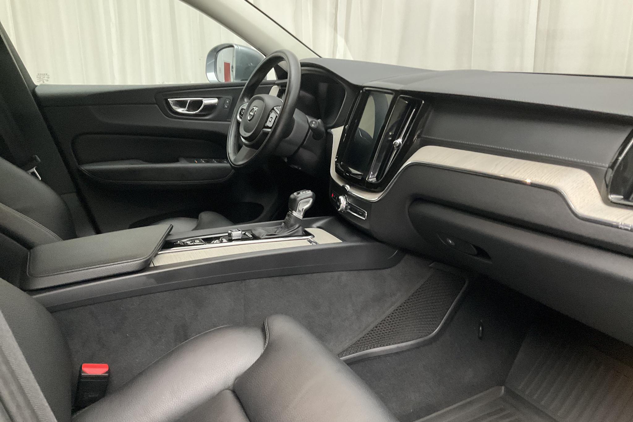 Volvo XC60 D4 AWD (190hk) - 7 118 mil - Automat - grå - 2019