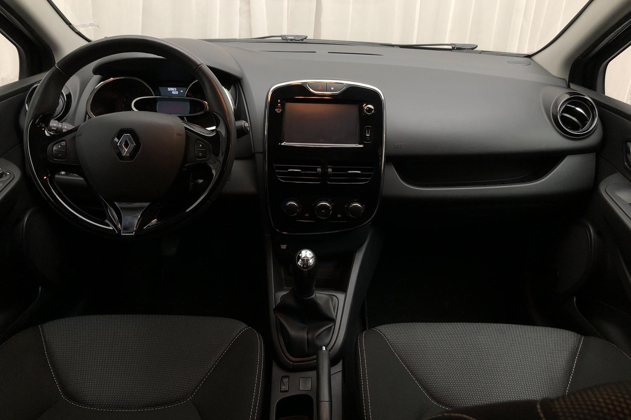 Renault Clio IV 0.9 TCe 90 5dr (90hk) - 5 093 mil - Manuell - svart - 2015