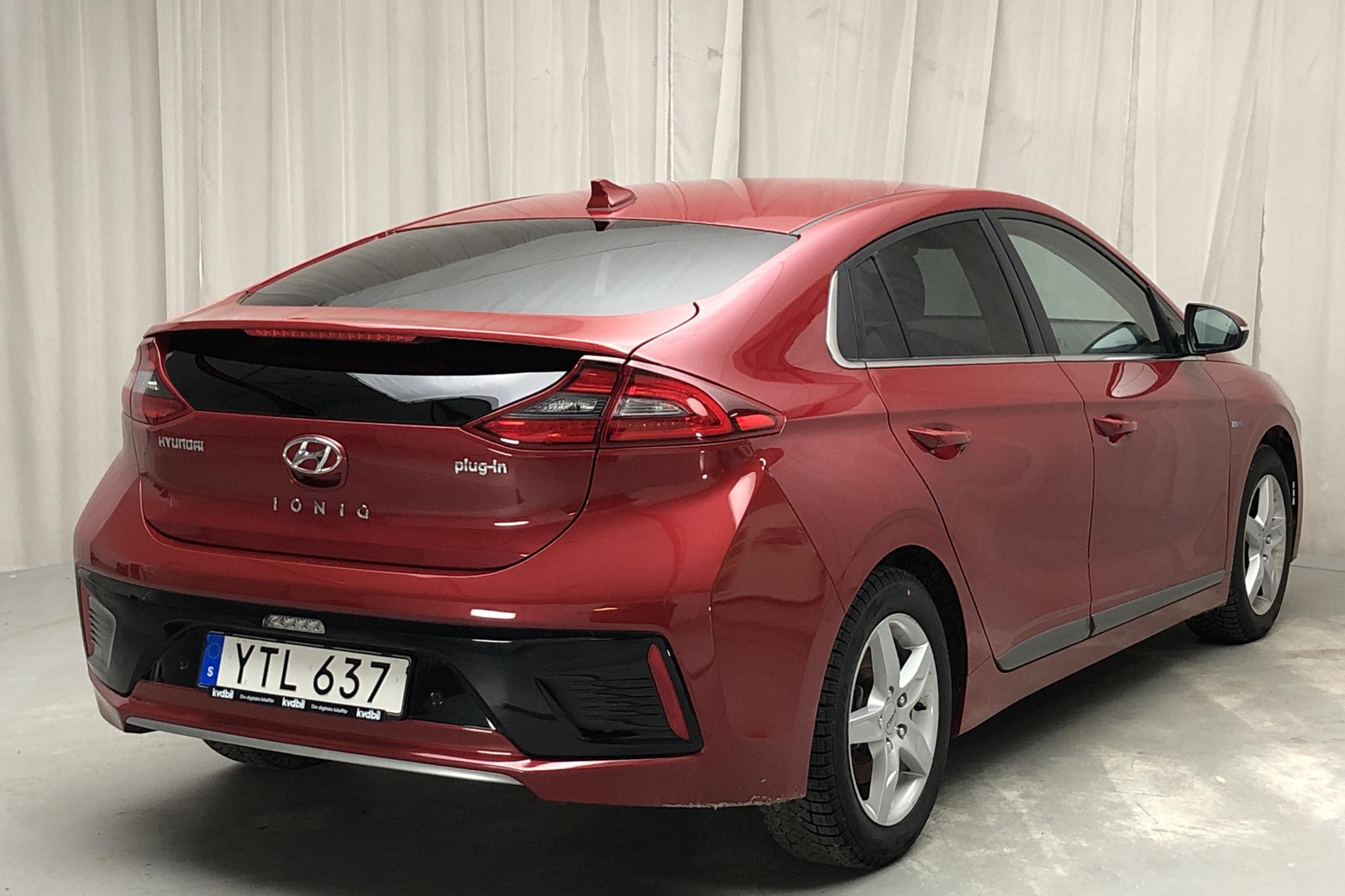 Hyundai IONIQ Plug-in (141hk) - 41 970 km - Automatic - red - 2019