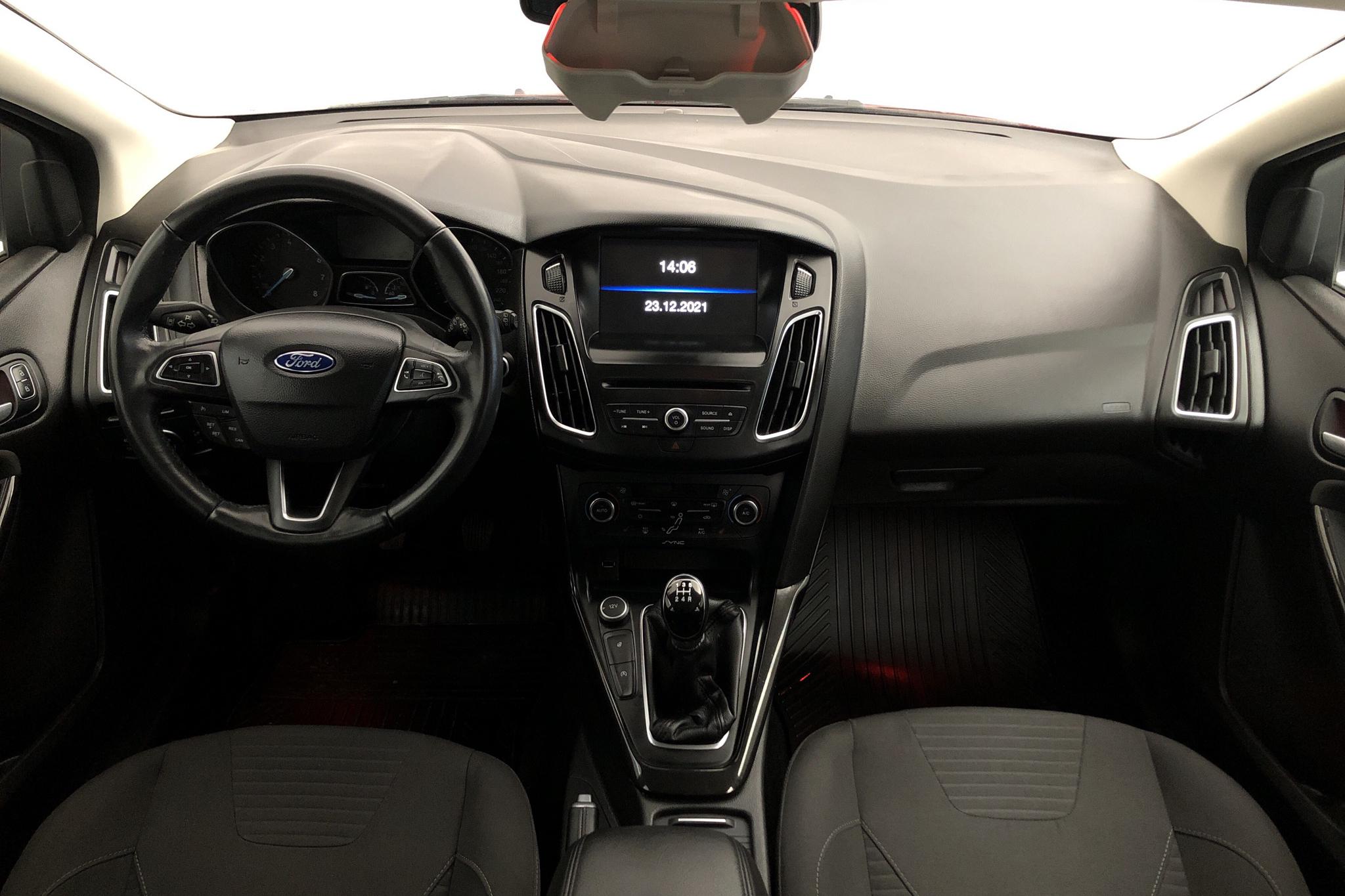Ford Focus 1.0 EcoBoost Kombi (100hk) - 41 450 km - Manual - red - 2015