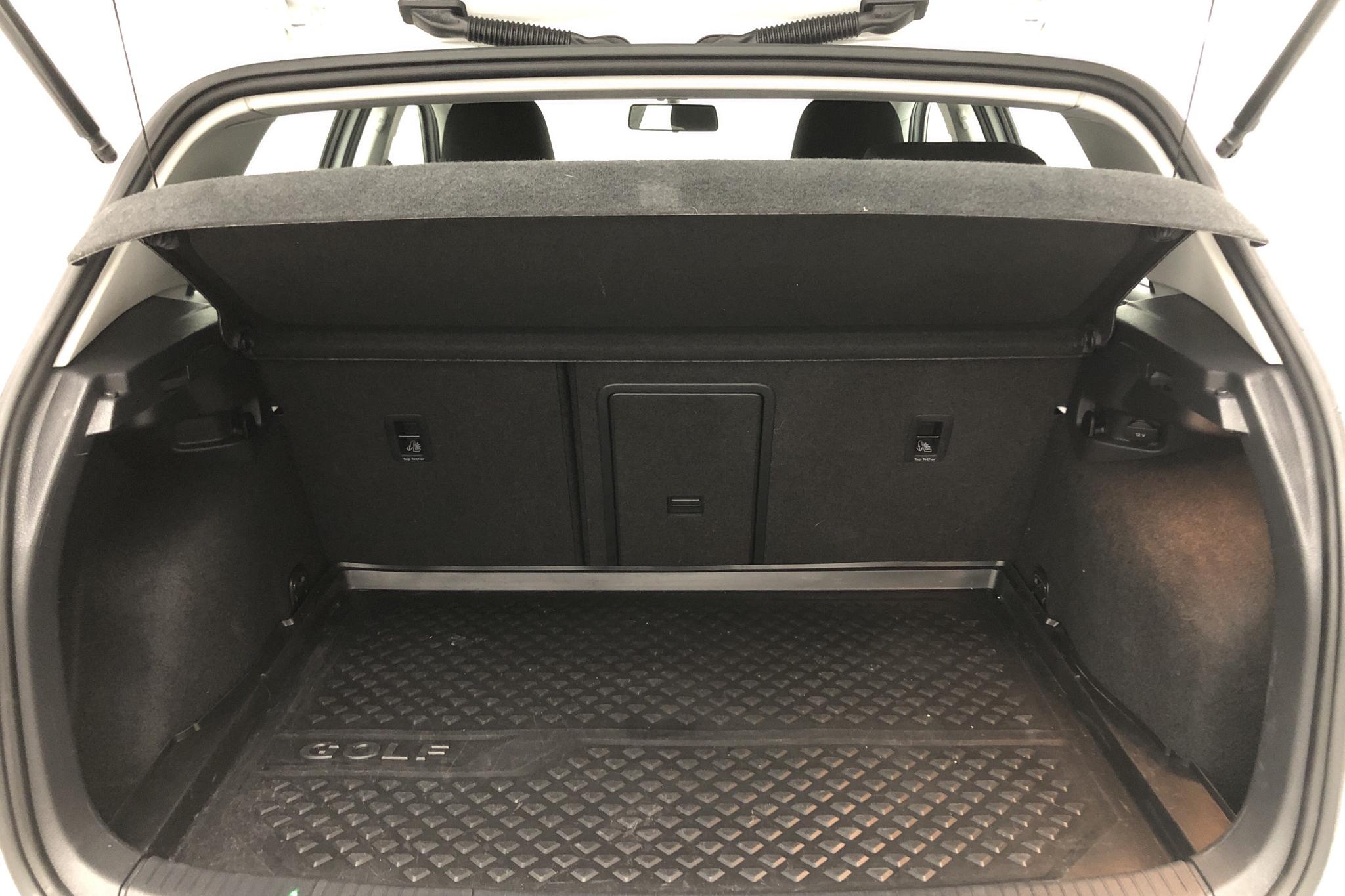 VW Golf VII 1.0 TSI 5dr (110hk) - 4 451 mil - Automat - vit - 2018