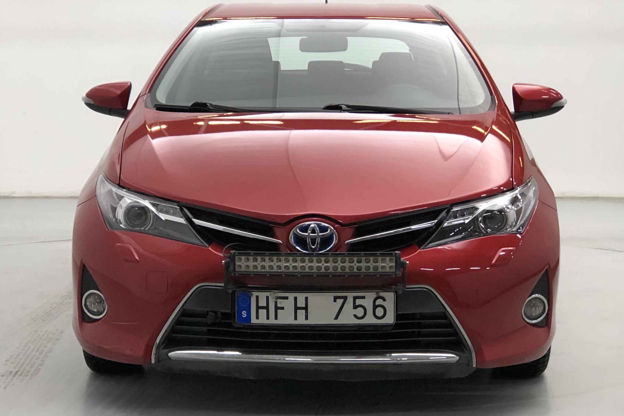 Toyota Auris 1.8 HSD 5dr (99hk) - 159 920 km - Automatic - Dark Red - 2014