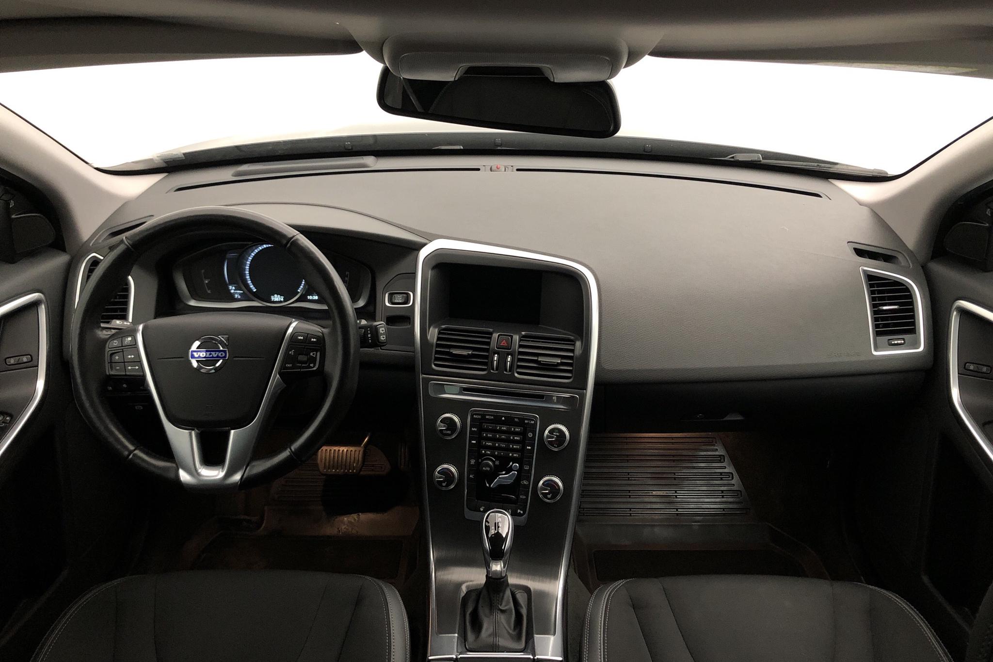 Volvo XC60 D4 2WD (181hk) - 7 368 mil - Automat - svart - 2015
