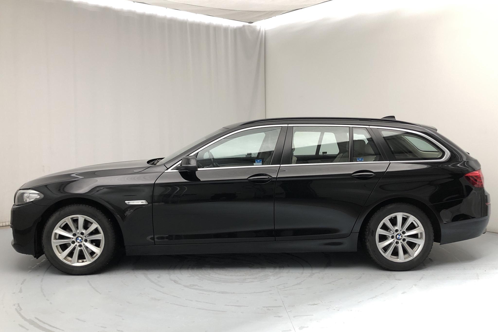 BMW 520d Touring, F11 (190hk) - 4 983 mil - Manuell - svart - 2017