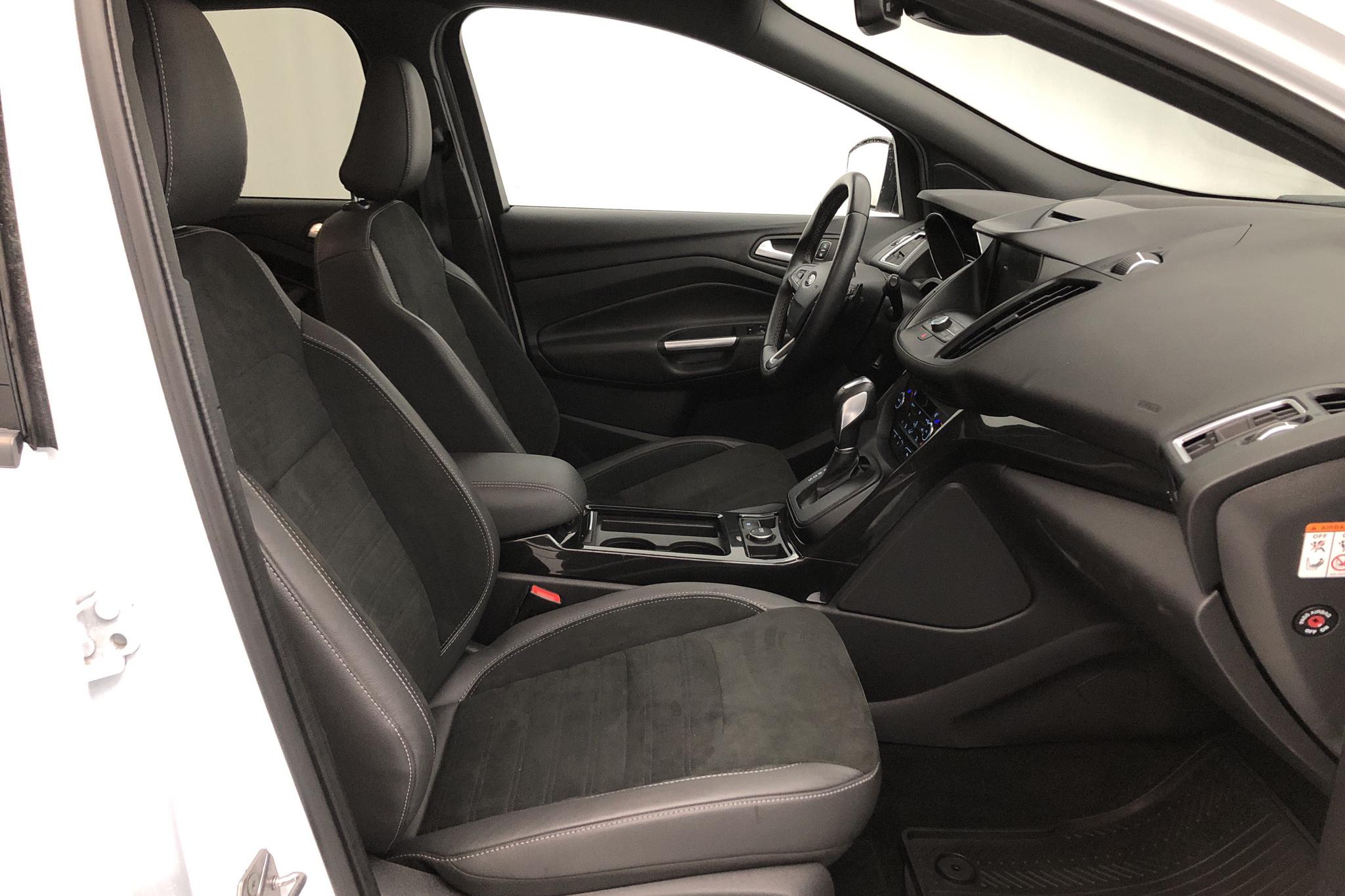 Ford Kuga 2.0 TDCi AWD (180hk) - 6 054 mil - Automat - vit - 2018