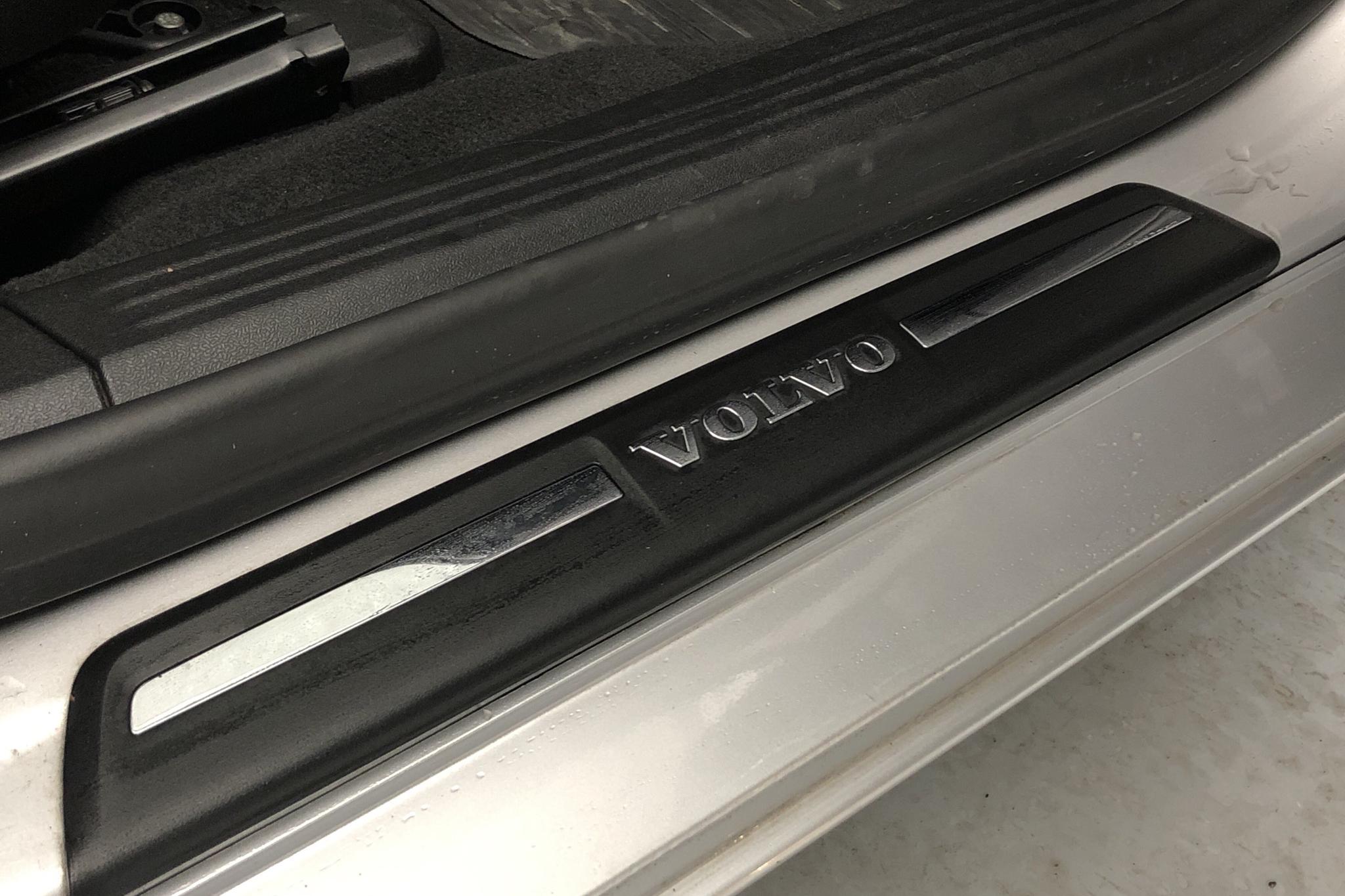 Volvo V40 D2 (120hk) - 14 770 mil - Automat - silver - 2016