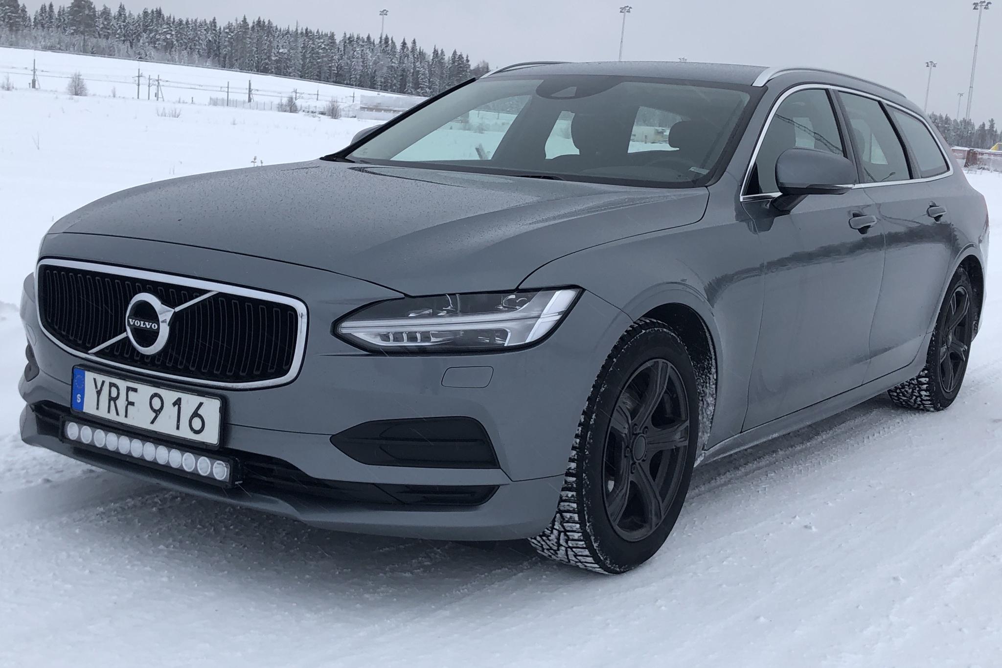 Volvo V90 D3 AWD (150hk) - 13 910 mil - Automat - grå - 2019