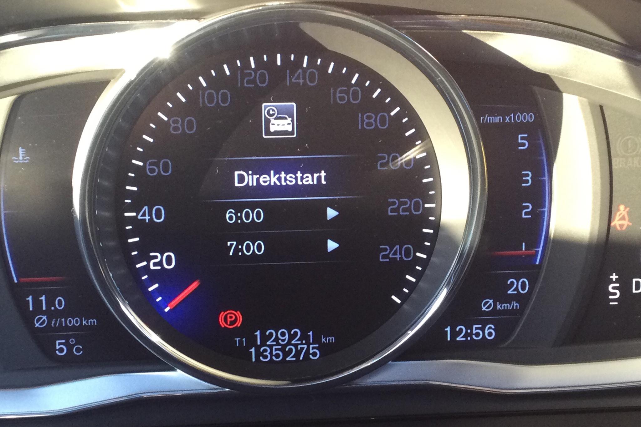 Volvo XC60 D5 AWD Black R (230hk) - 13 527 mil - Automat - vit - 2015