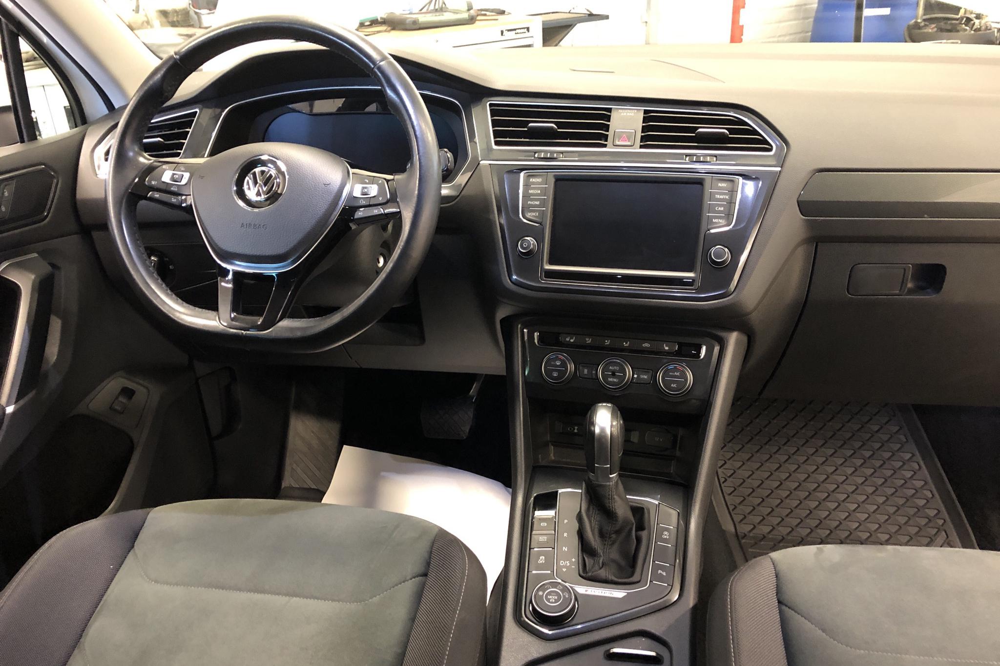VW Tiguan 2.0 TDI 4MOTION (190hk) - 10 476 mil - Automat - vit - 2017