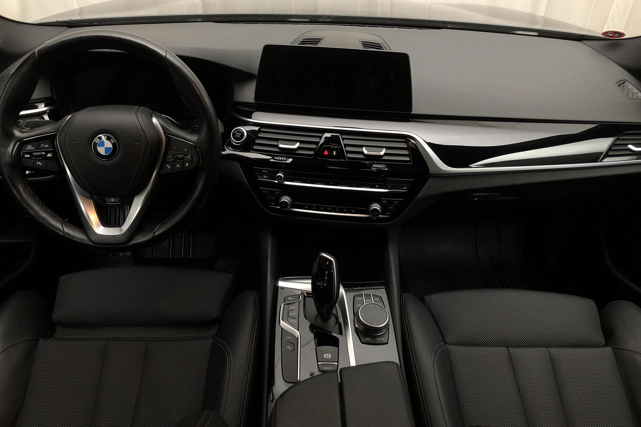 BMW 530e iPerformance Sedan, G30 12kWh (252hk) - 6 174 mil - Automat - svart - 2020