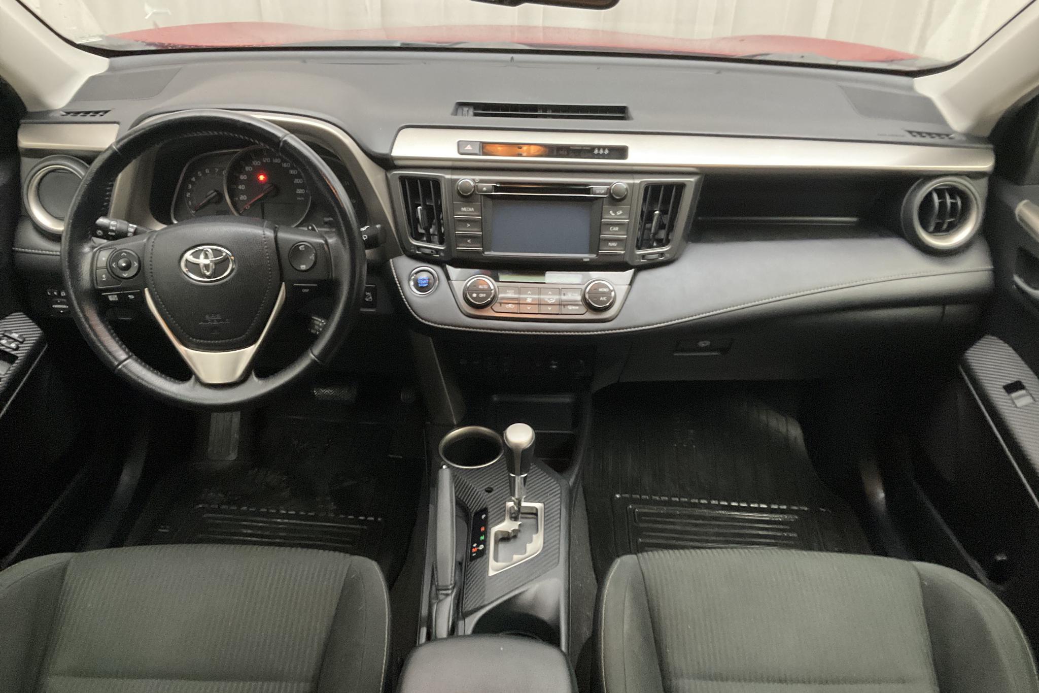 Toyota RAV4 2.0 VVT-i (151hk) - 112 550 km - Automatic - Dark Red - 2015