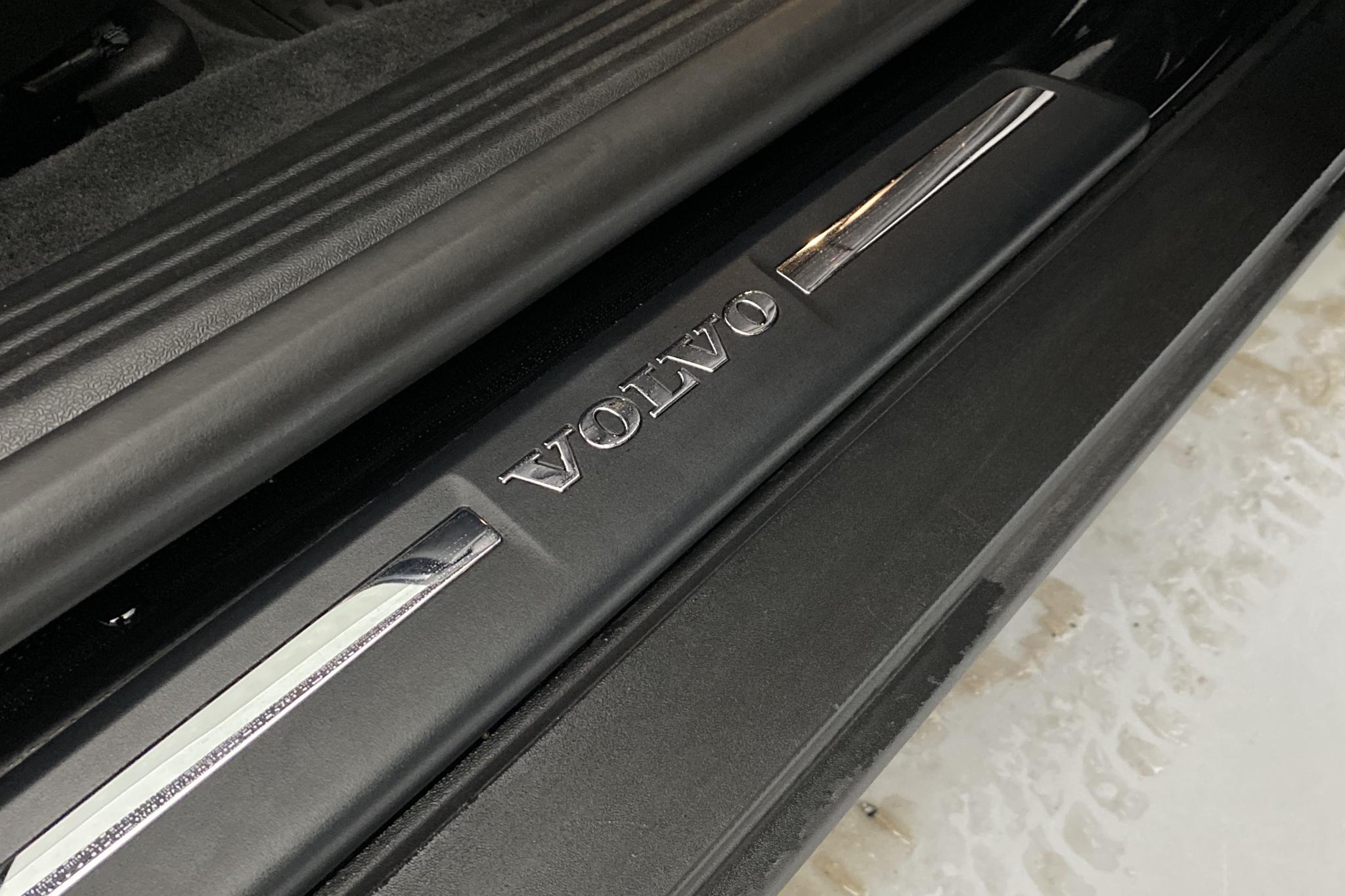 Volvo V40 Cross Country D3 (150hk) - 62 720 km - Manual - black - 2018