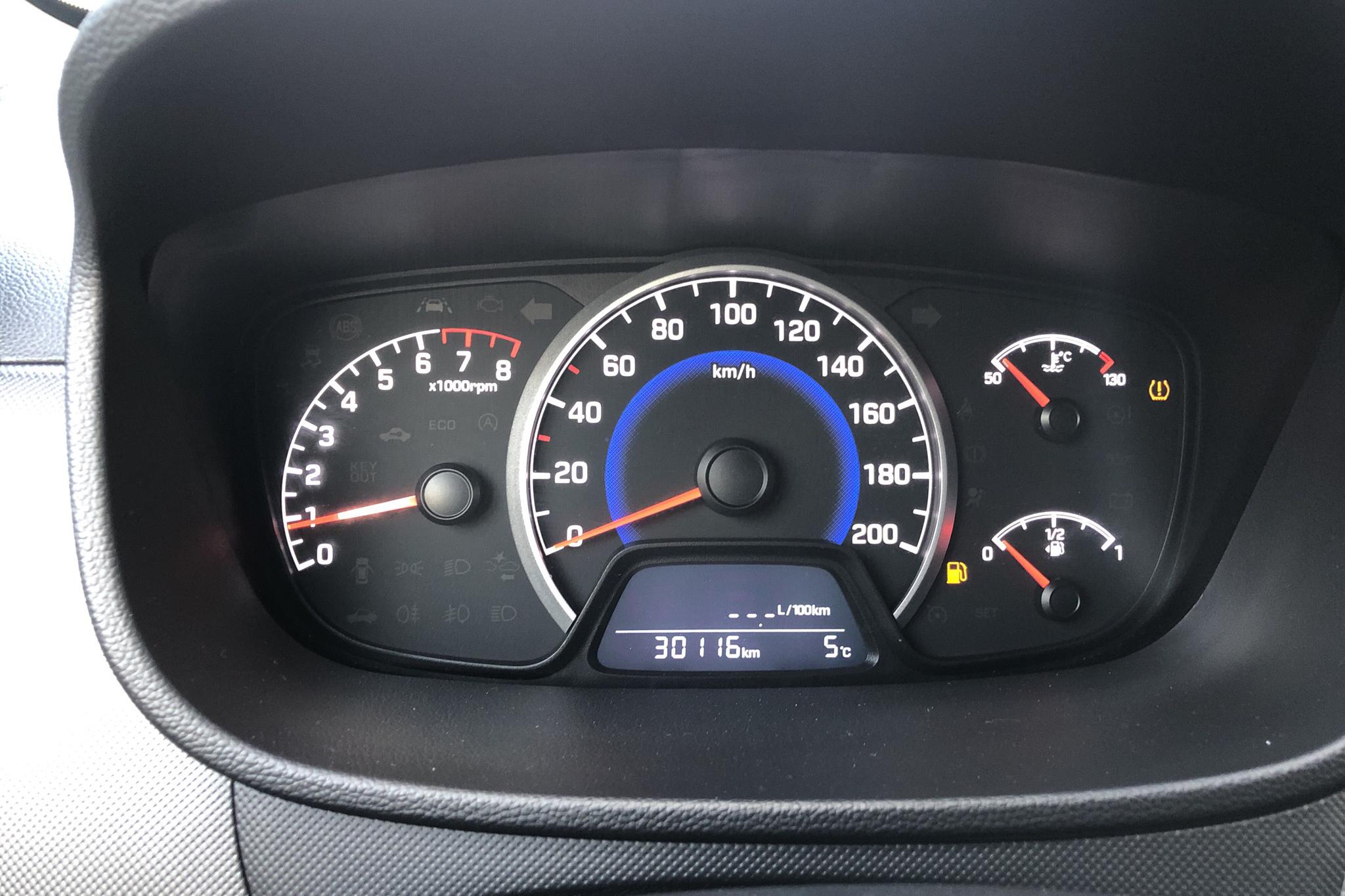 Hyundai i10 1.0 (66hk) - 30 120 km - Manual - black - 2019