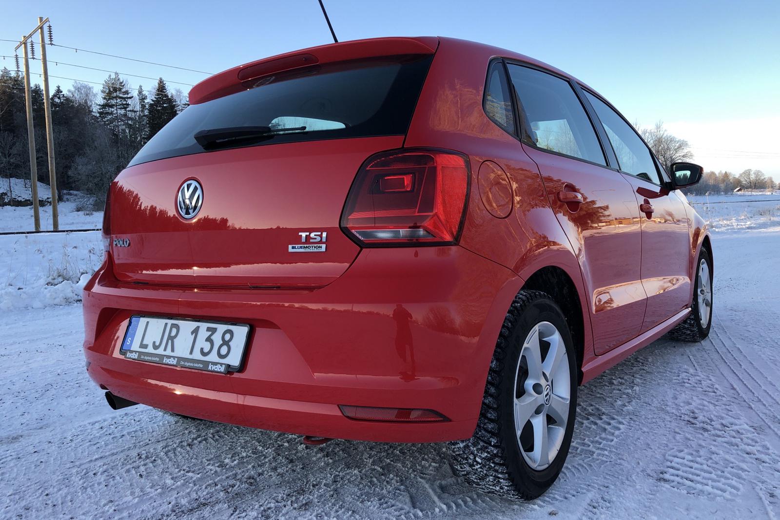 VW Polo 1.2 TSI 5dr (90hk) - 10 710 mil - Manuell - röd - 2015