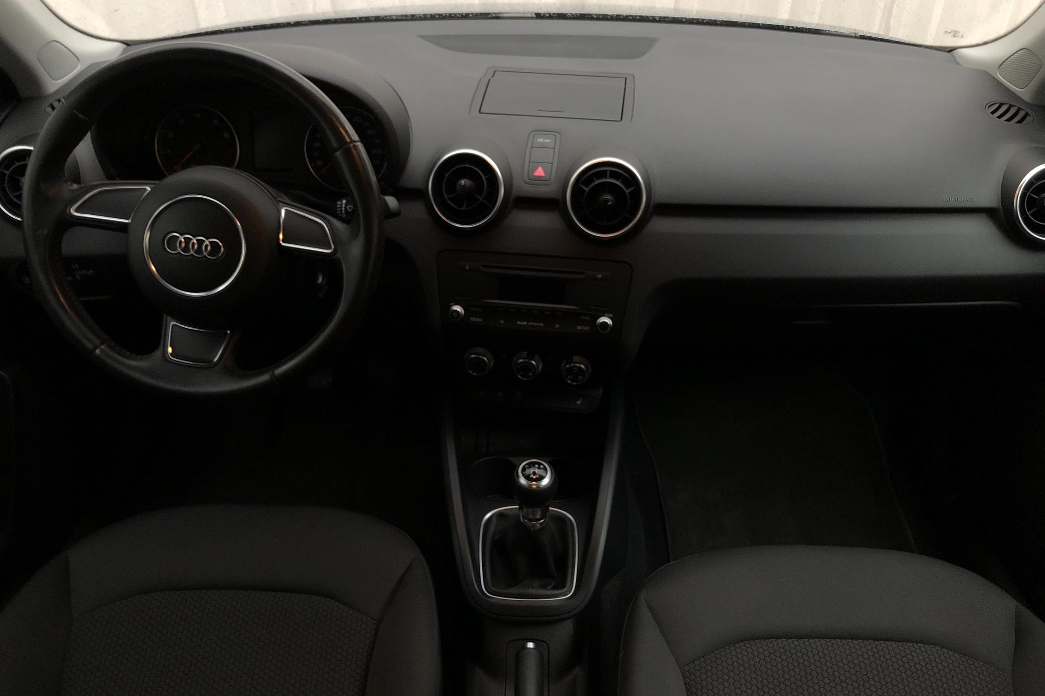 Audi A1 1.2 TFSI Sportback (86hk) - 57 070 km - Manual - gray - 2013