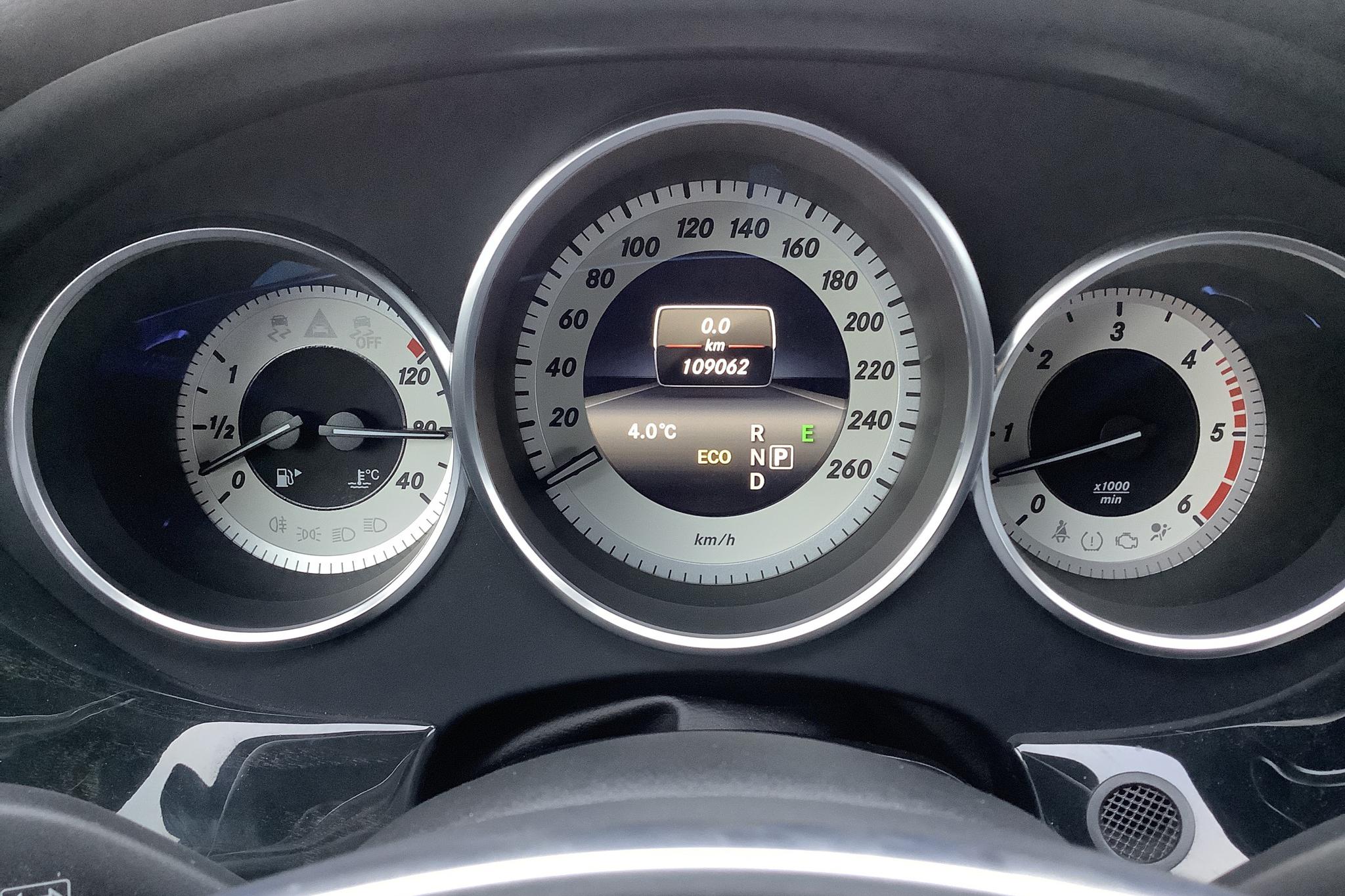 Mercedes CLS 350d 4MATIC Shooting Brake X218 (258hk) - 10 907 mil - Automat - vit - 2017
