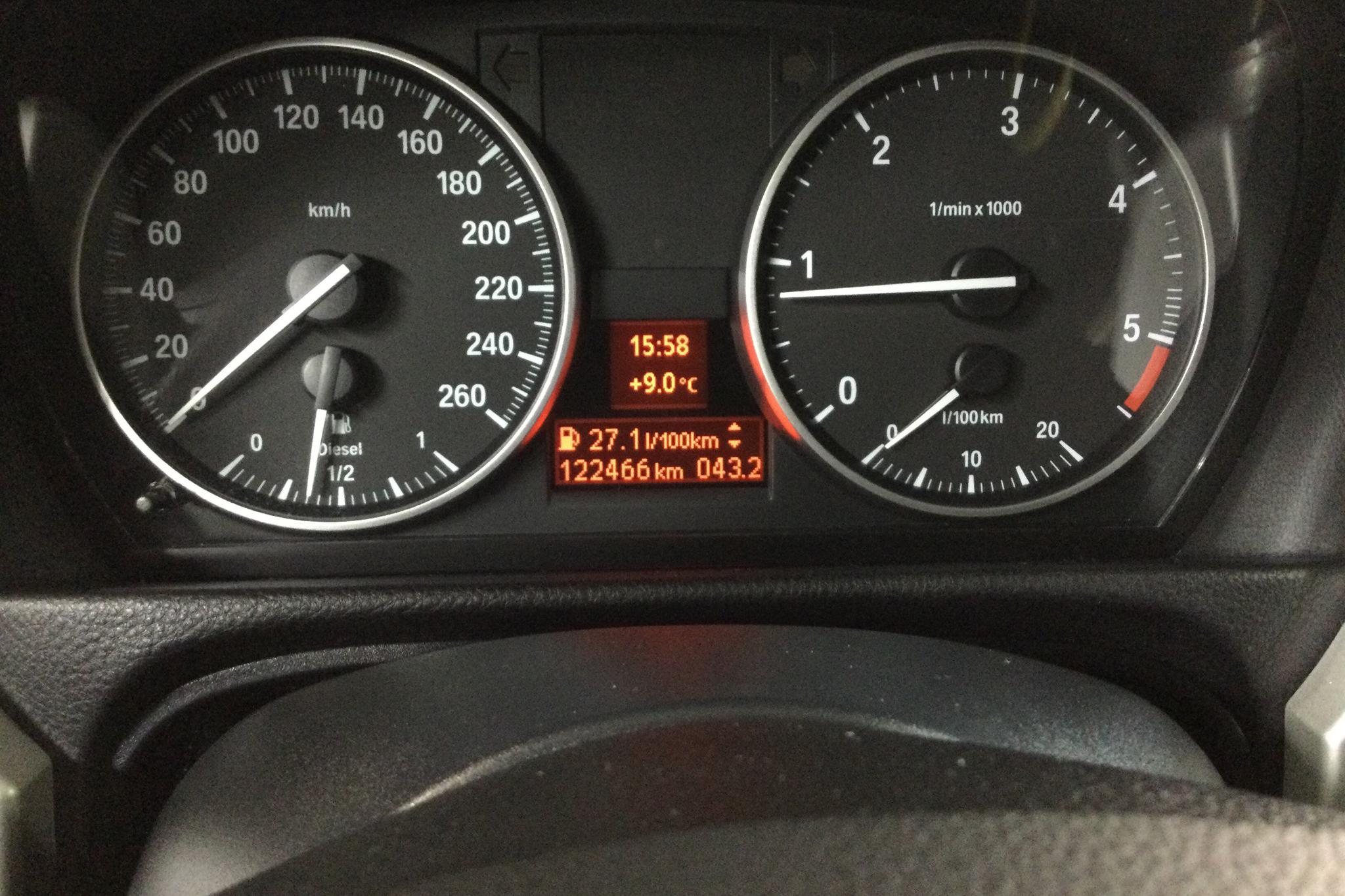 BMW 320d Sedan, E90 (184hk) - 122 470 km - Manual - gray - 2011