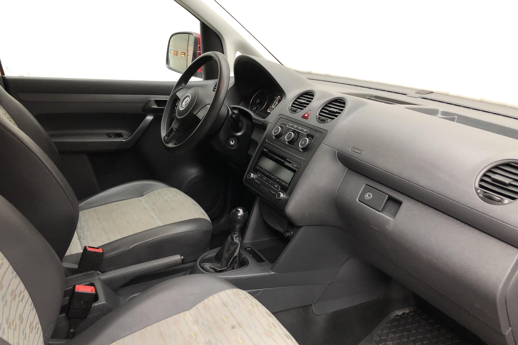 VW Caddy 1.6 TDI Skåp (102hk) - 15 809 mil - Manuell - röd - 2011
