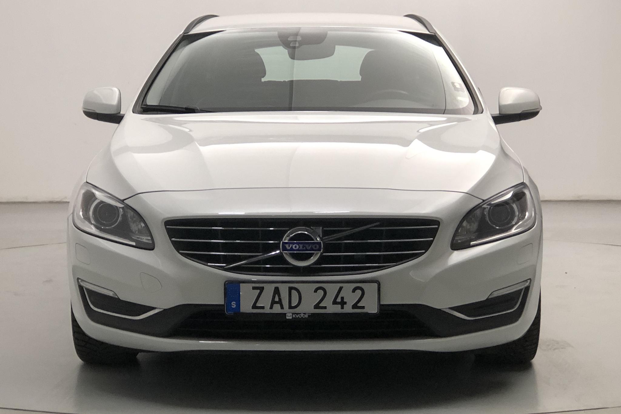 Volvo V60 D4 (190hk) - 114 100 km - Automatic - white - 2018