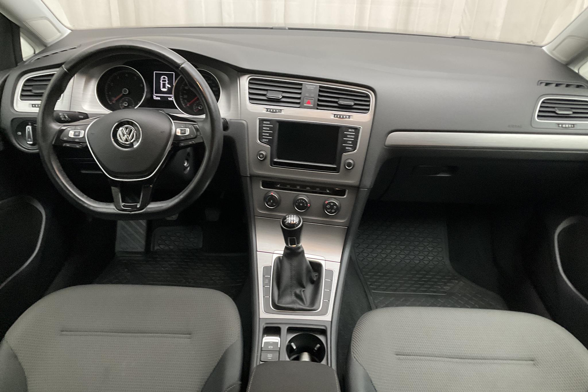 VW Golf VII 1.2 TSI 5dr (110hk) - 53 360 km - Manual - gray - 2017