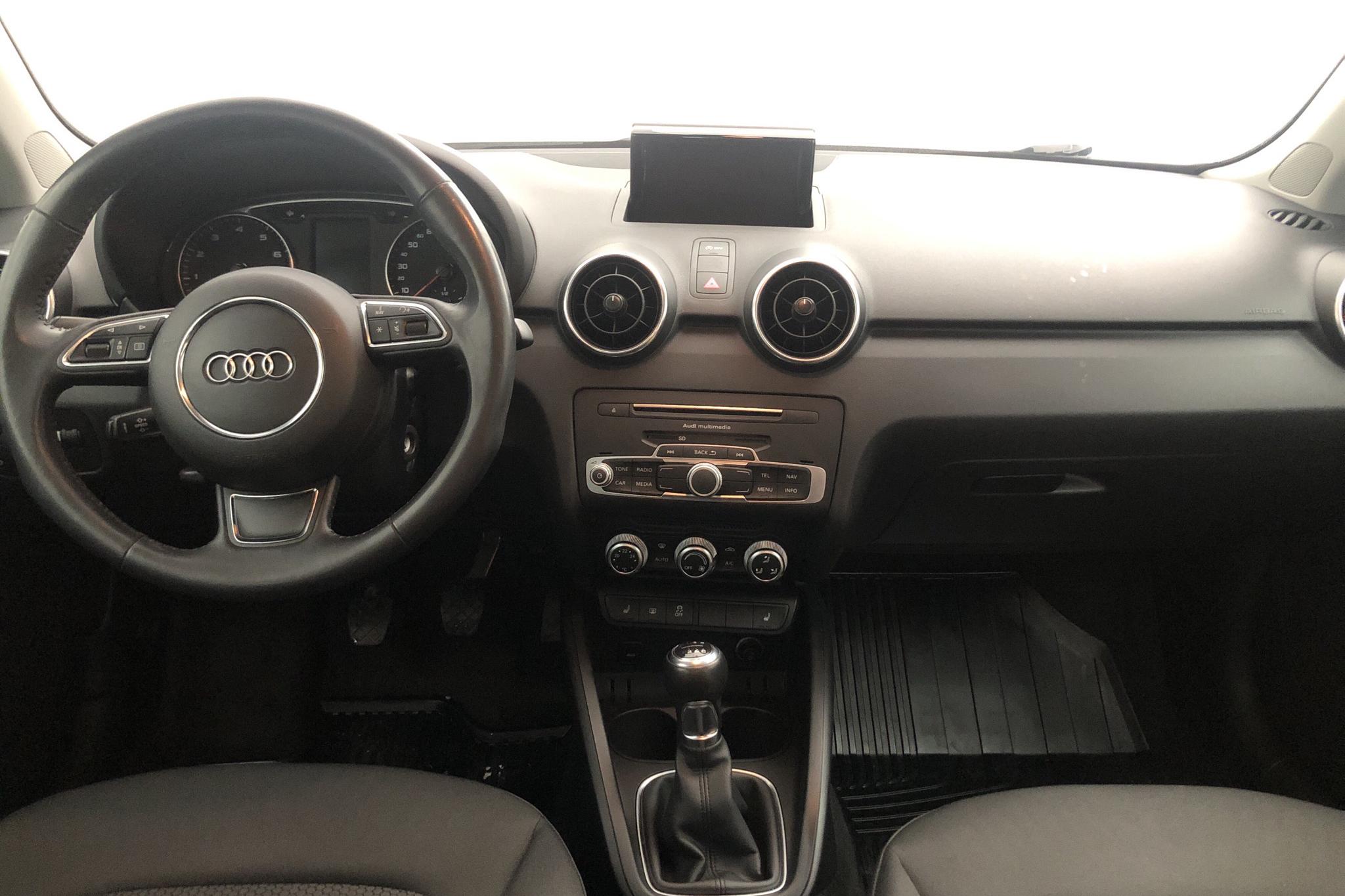 Audi A1 1.4 TFSI Sportback (125hk) - 8 252 mil - Manuell - grå - 2017