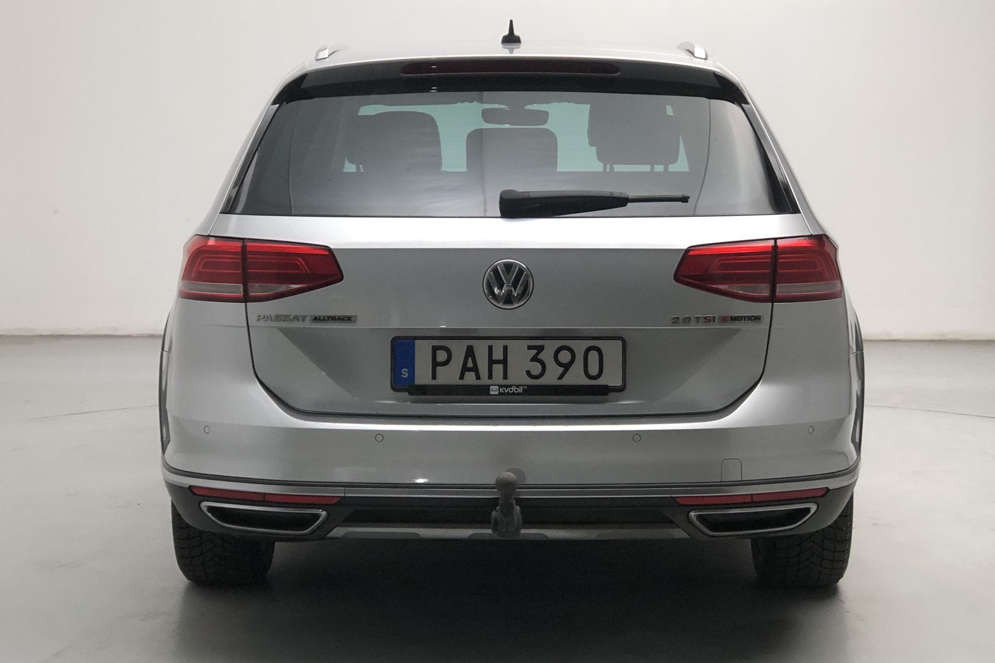 VW Passat Alltrack 2.0 TSI Sportscombi 4MOTION (220hk) - 10 927 mil - Automat - silver - 2016