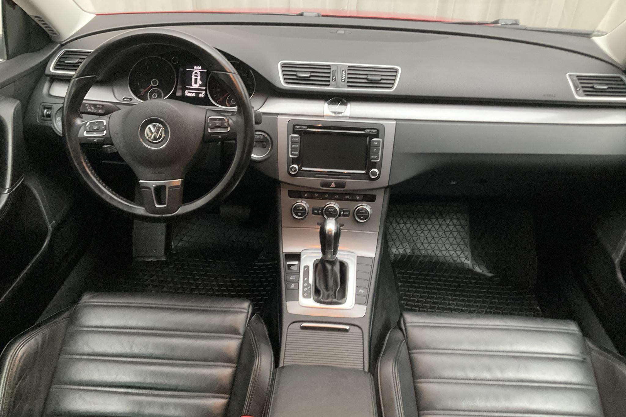 VW Passat 1.4 TSI EcoFuel Variant (150hk) - 14 865 mil - Automat - röd - 2013