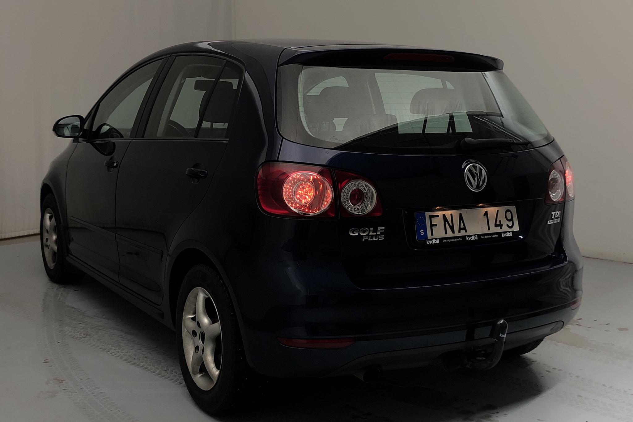 VW Golf VI 1.6 TDI BlueMotion Technology Plus (105hk) - 213 040 km - Automatic - Dark Blue - 2011