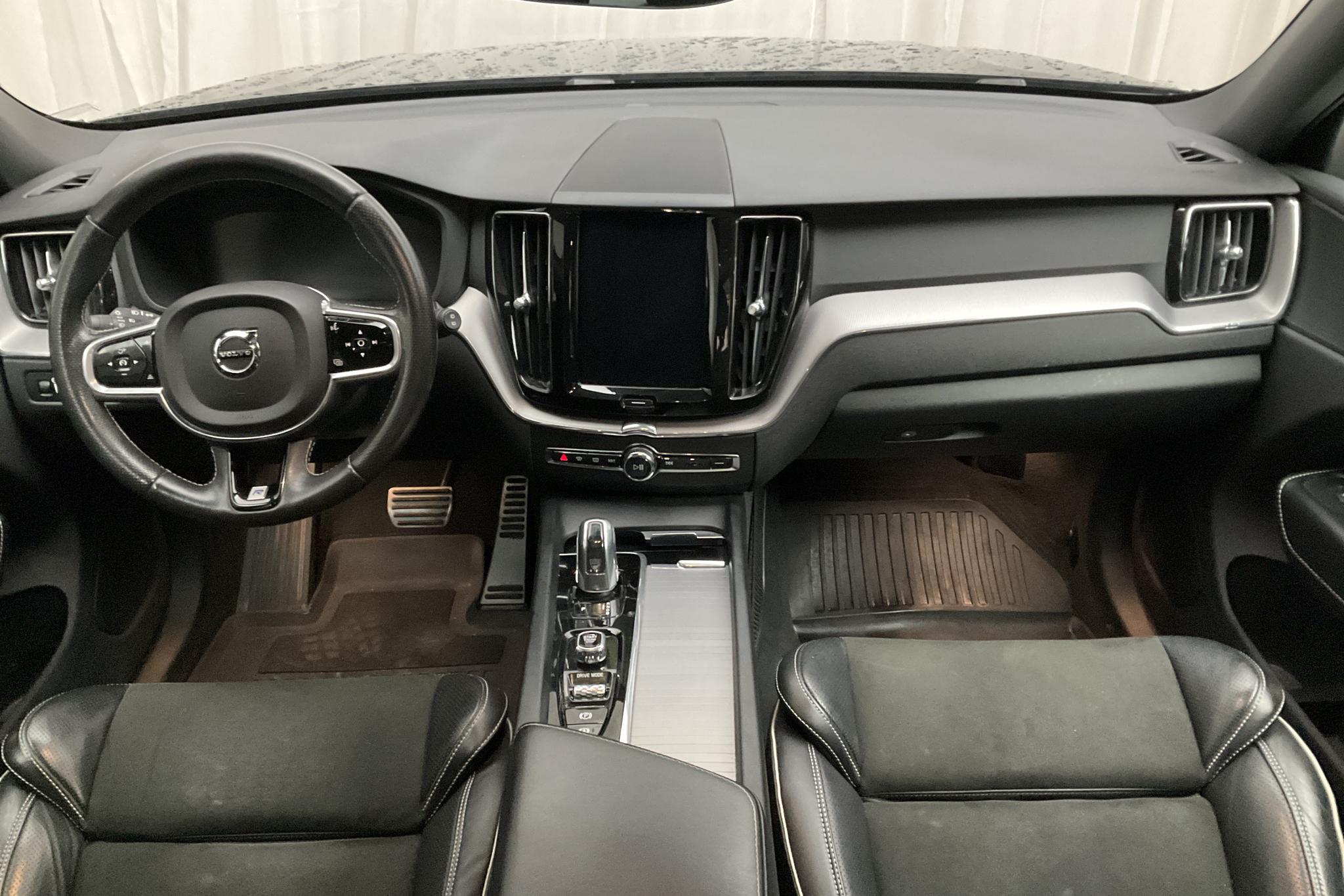 Volvo XC60 T8 AWD Twin Engine (407hk) - 10 400 mil - Automat - svart - 2018
