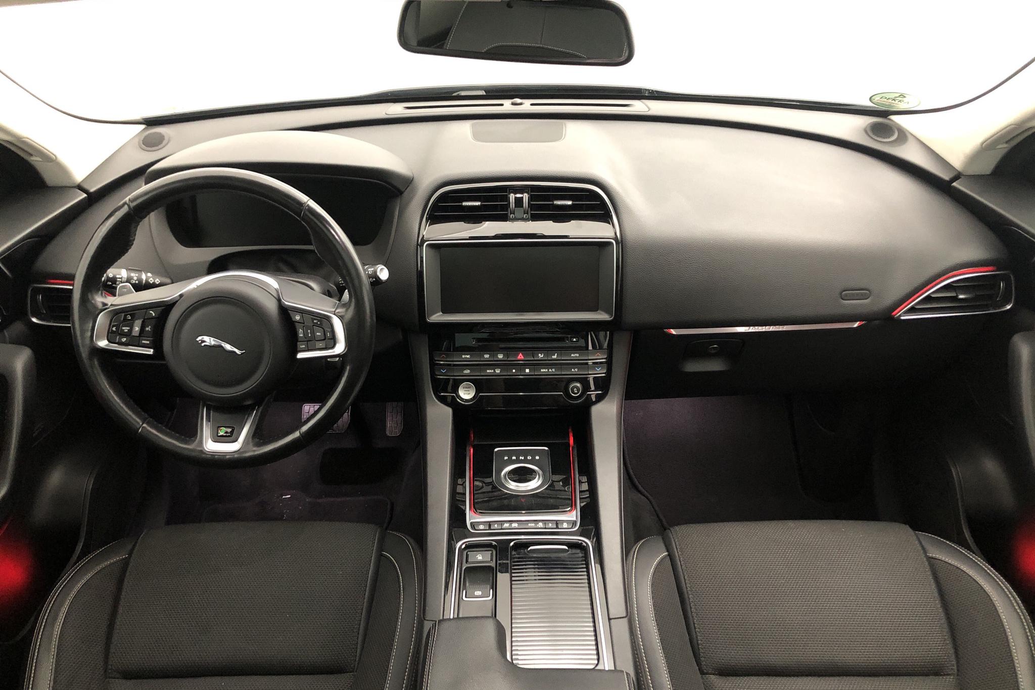Jaguar F-Pace 3.0D V6 AWD (300hk) - 115 290 km - Automatic - black - 2018
