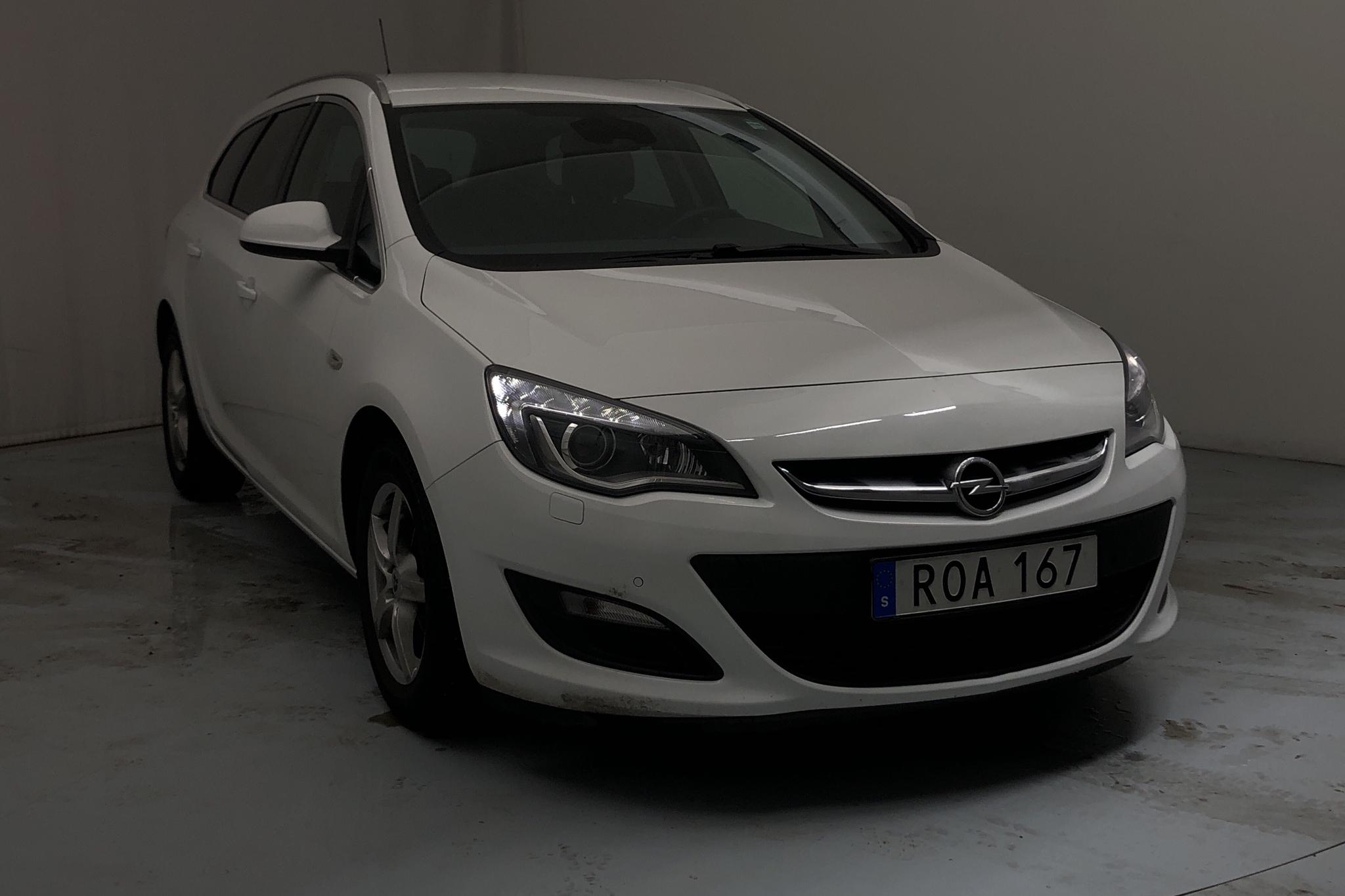 Opel Astra 1.4 Turbo ECOTEC Sports Tourer (140hk) - 8 059 mil - Automat - vit - 2015