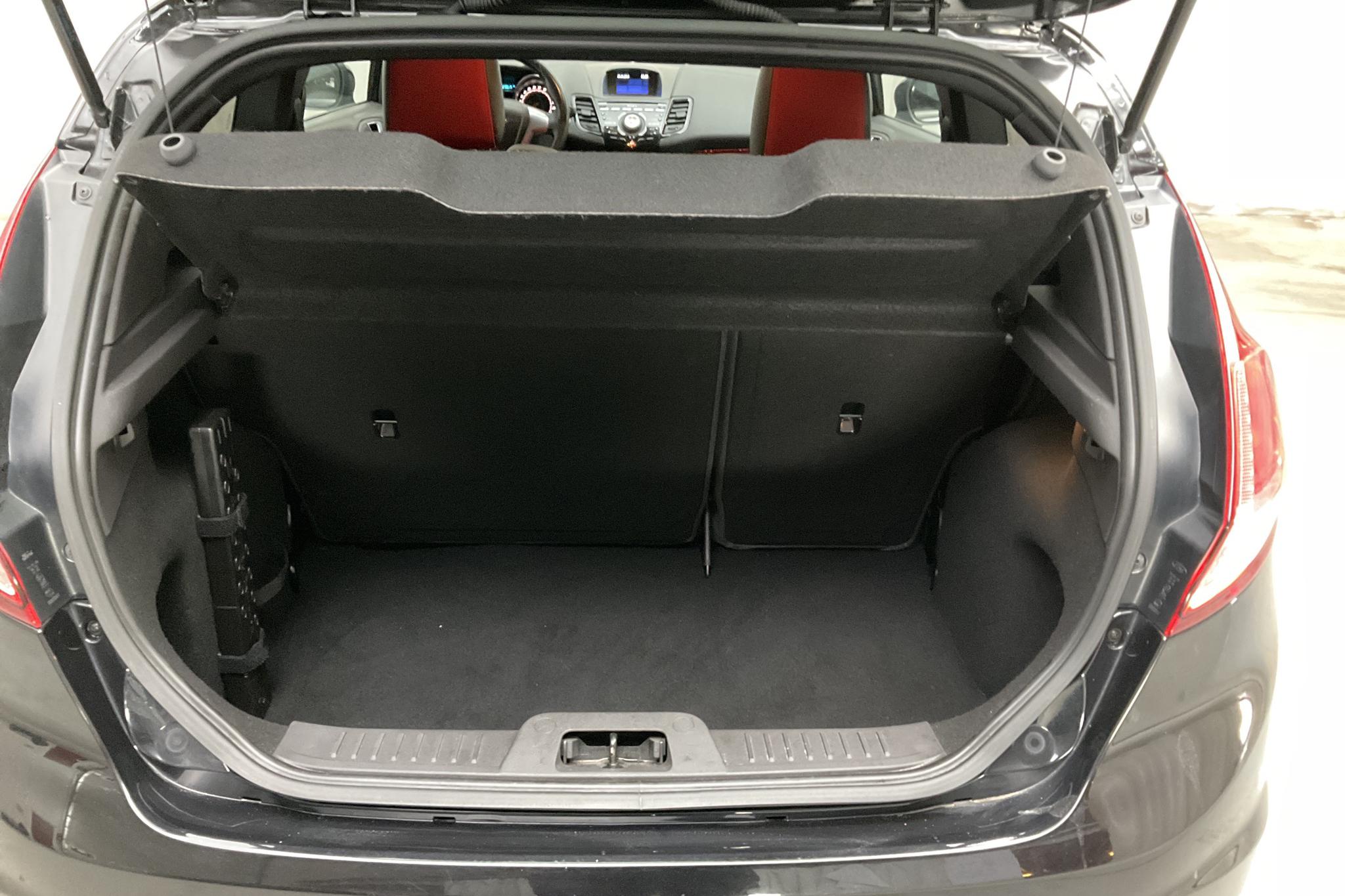Ford Fiesta 1.6 ST 3dr (182hk) - 7 862 mil - Manuell - svart - 2014
