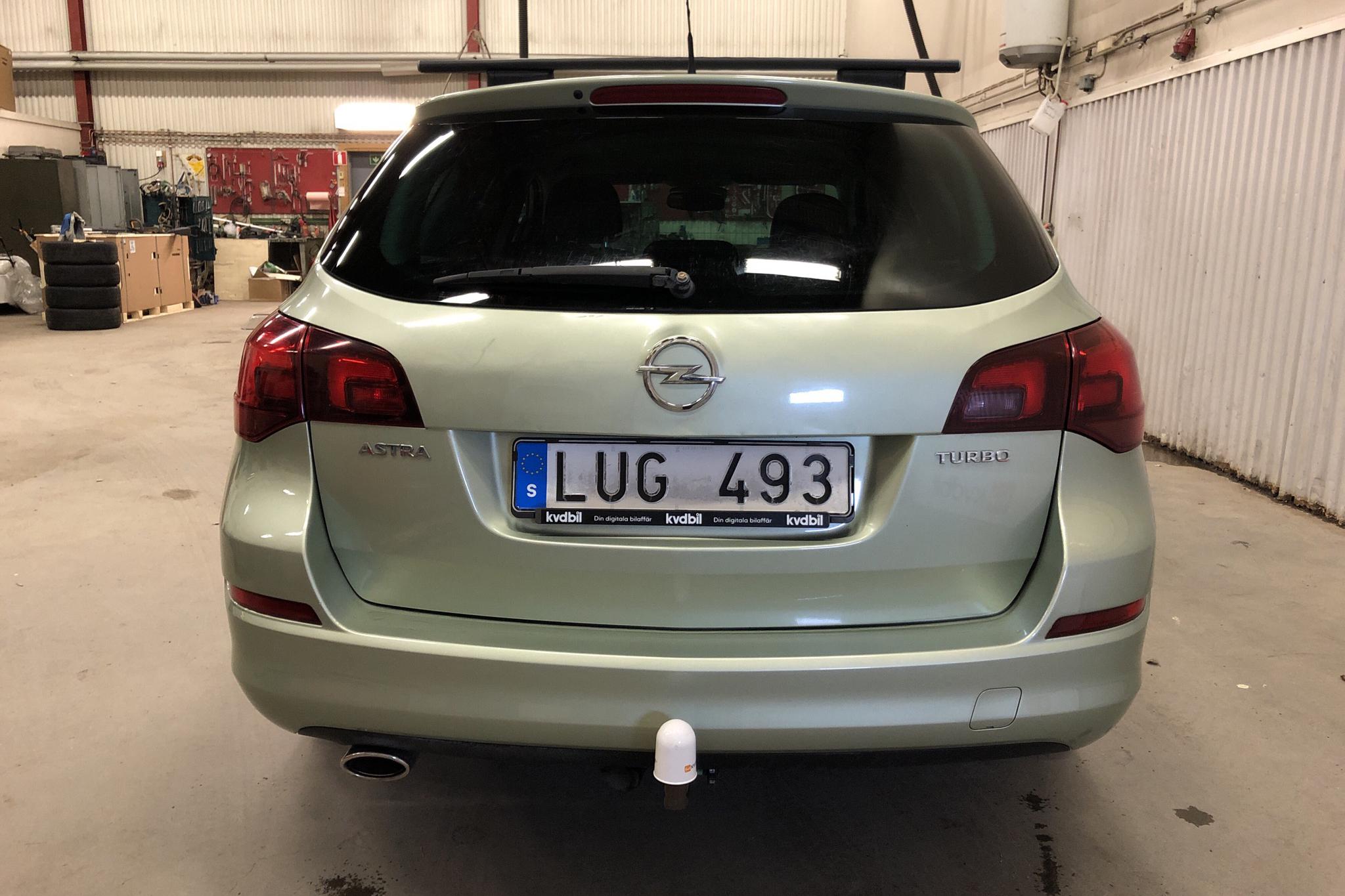 Opel Astra 1.4 Turbo ECOTEC Sports Tourer (140hk) - 17 502 mil - Manuell - grön - 2011