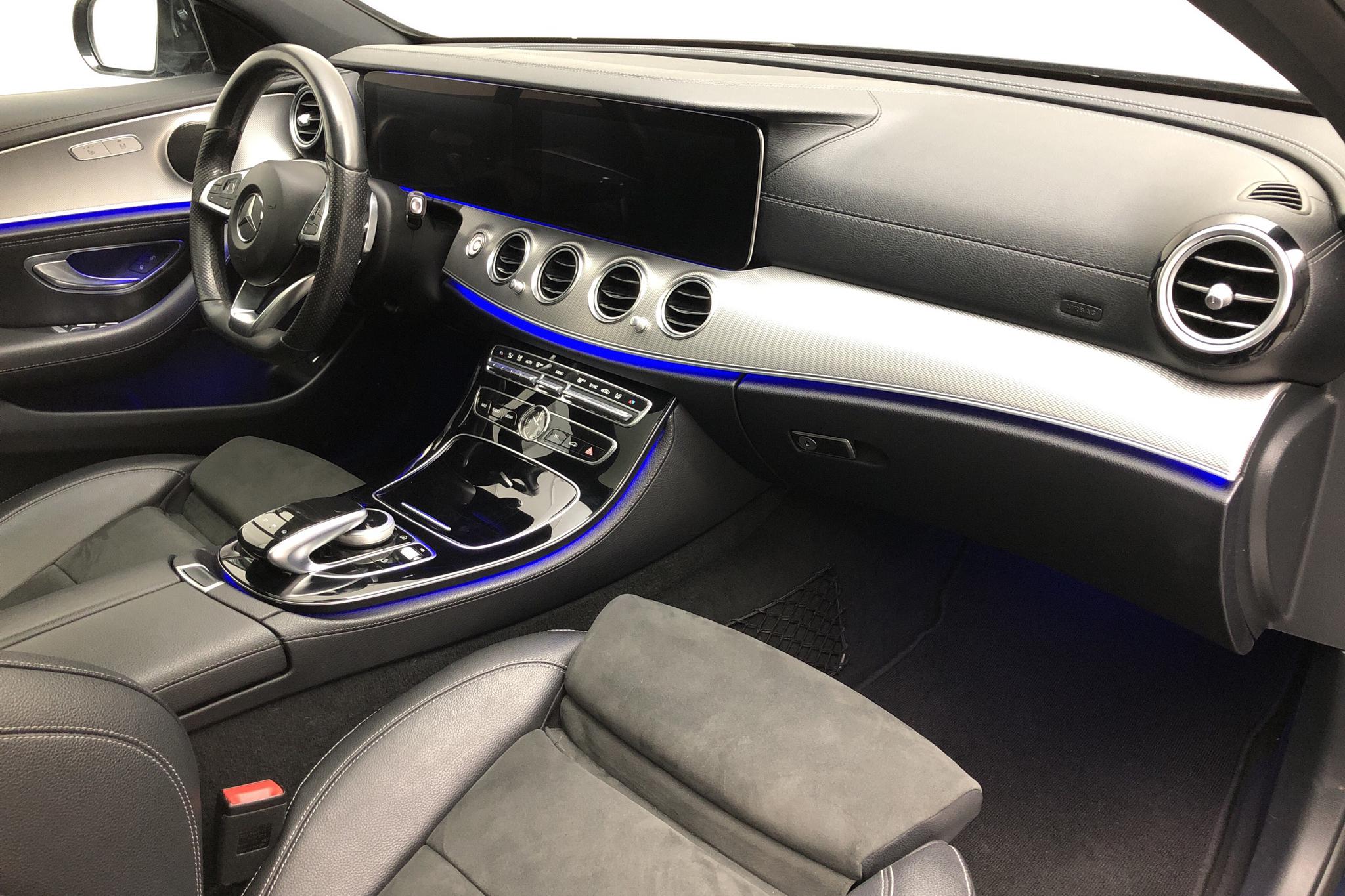 Mercedes E 220 d Sedan W213 (194hk) - 136 990 km - Automatic - Dark Blue - 2017