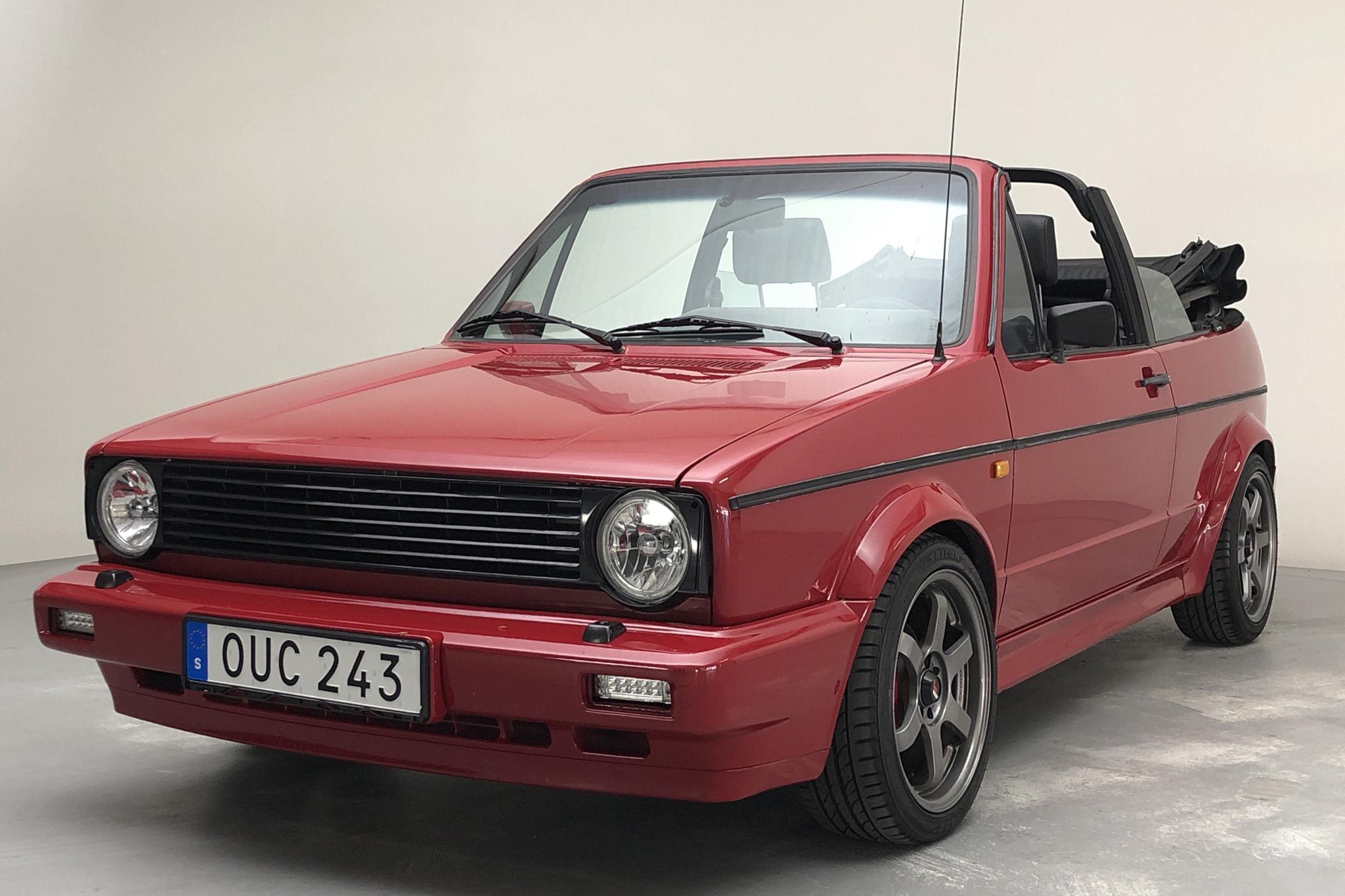 VW Golf Cabriolet 1.8 (98hk) - 23 138 mil - Manuell - röd - 1989