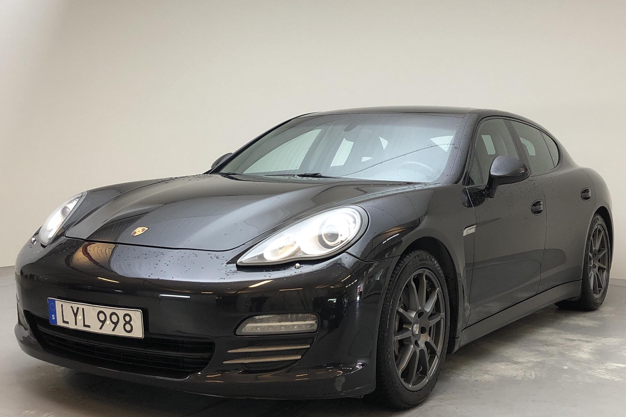 Porsche 4 (300hk) - 343 710 km - Automatic - black - 2012