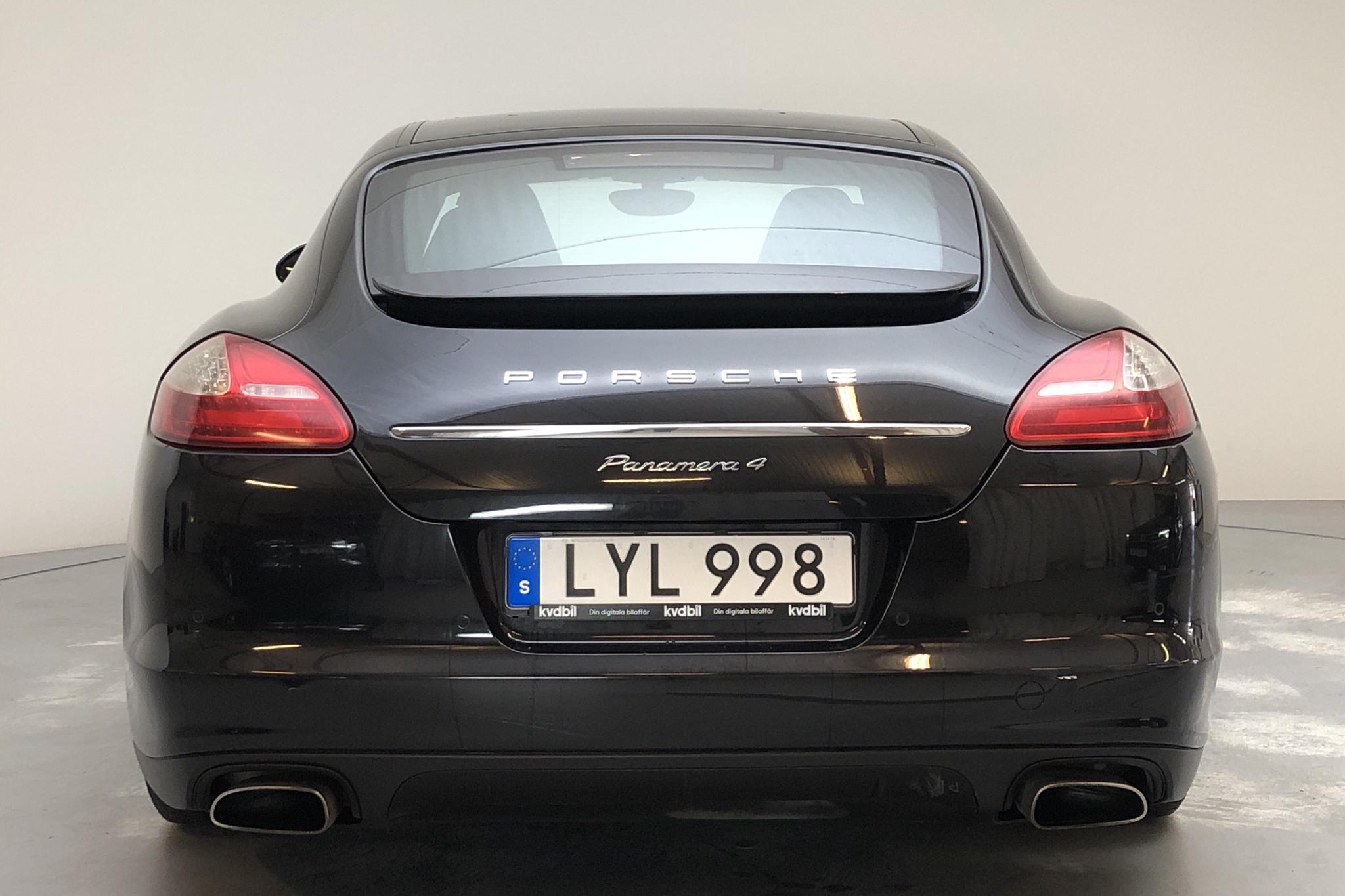 Porsche 4 (300hk) - 343 710 km - Automatic - black - 2012