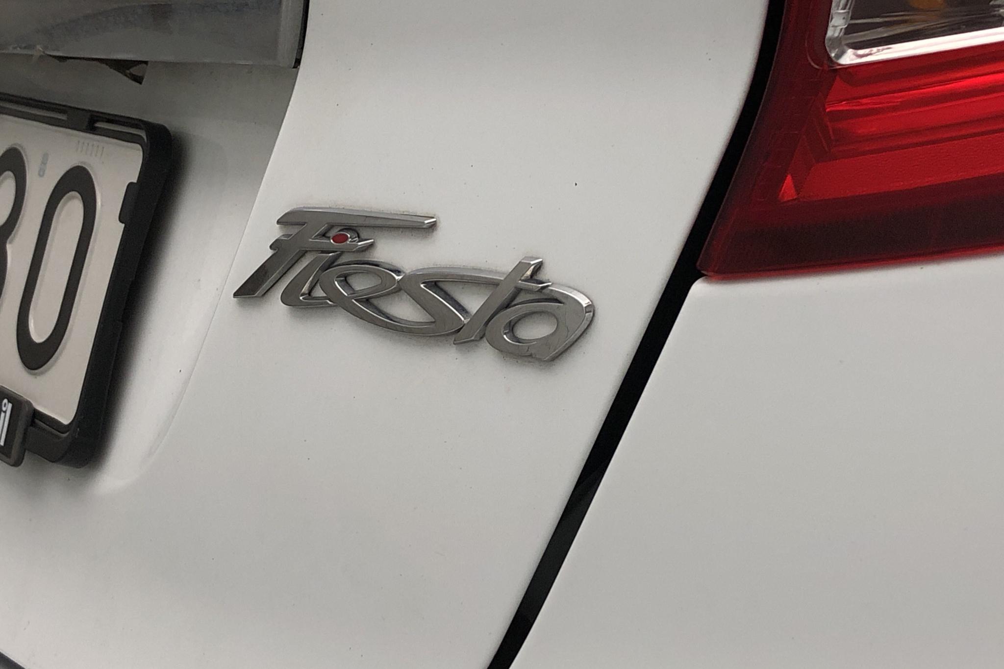 Ford Fiesta 1.25 5dr (82hk) - 3 502 mil - Manuell - vit - 2012