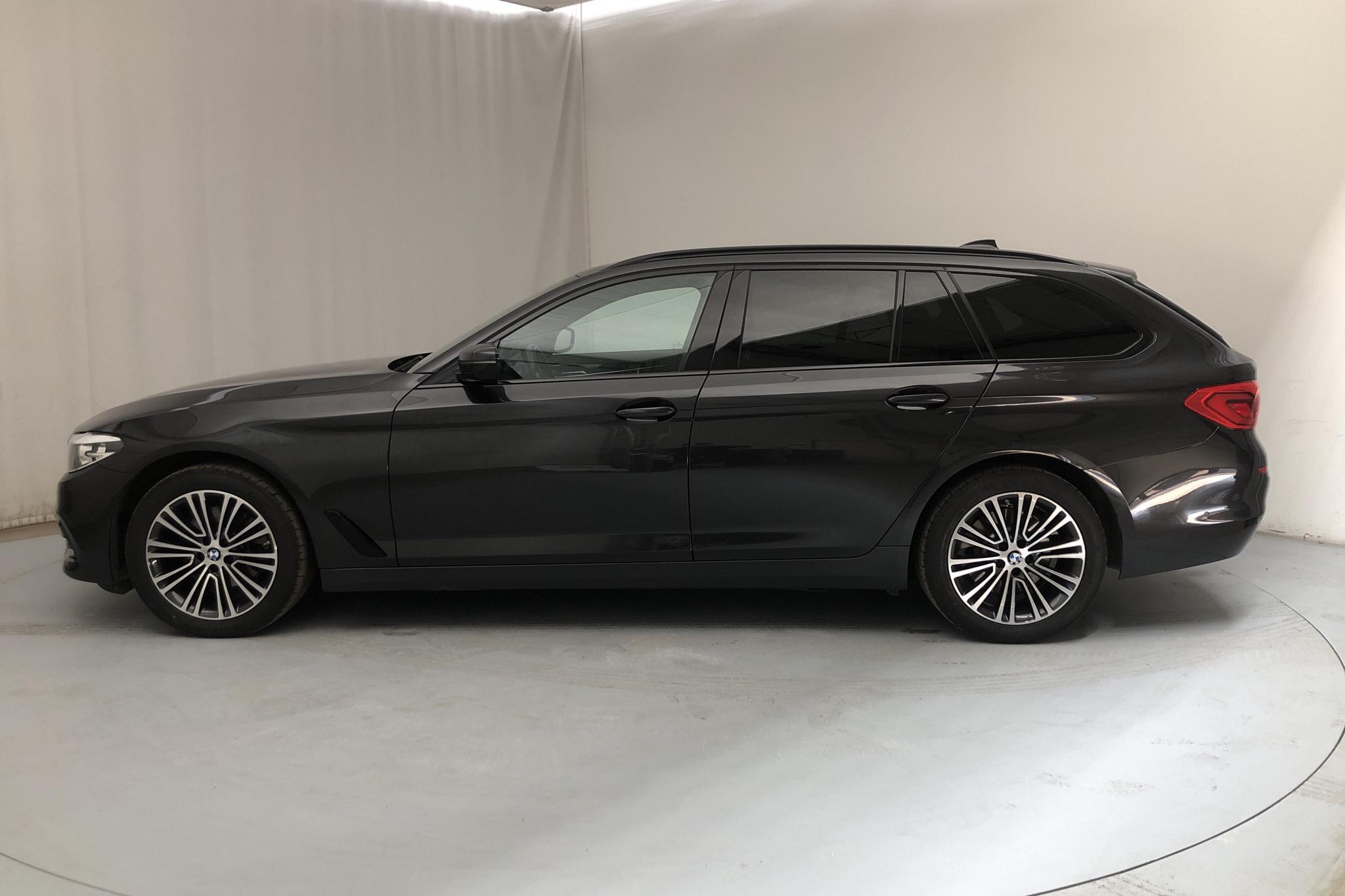 BMW 520d xDrive Touring, G31 (190hk) - 27 870 km - Automatic - gray - 2019
