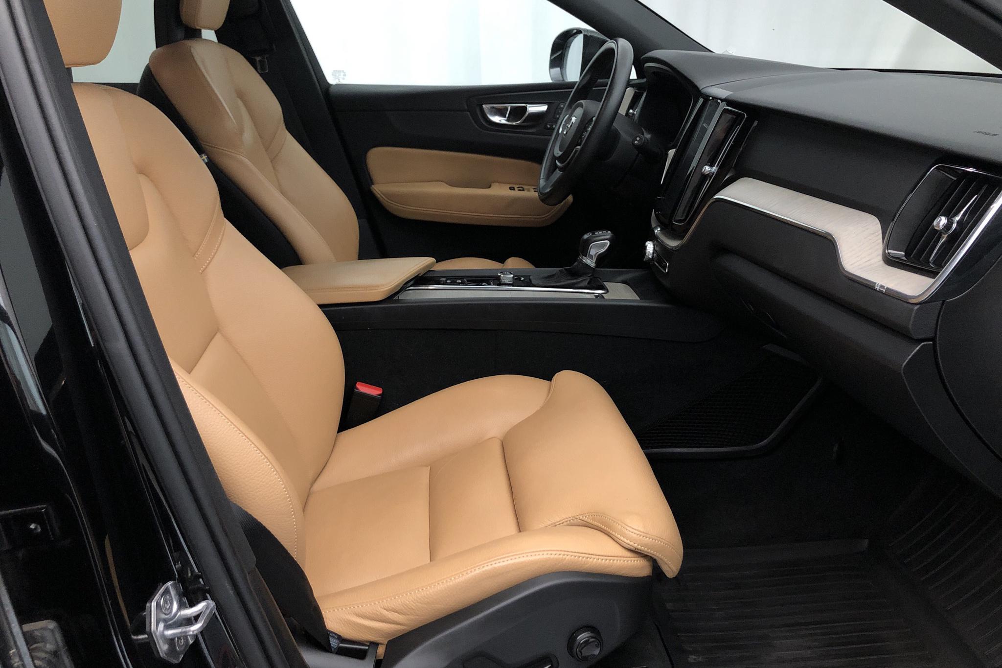 Volvo XC60 T5 AWD (250hk) - 11 672 mil - Automat - svart - 2018
