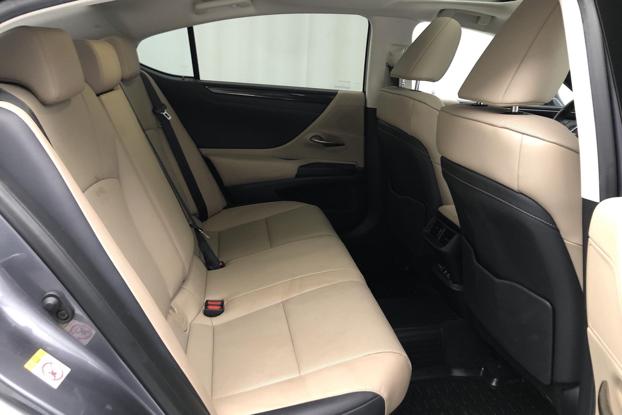 Lexus ES 300h (218hk) - 84 610 km - Automatic - gray - 2019