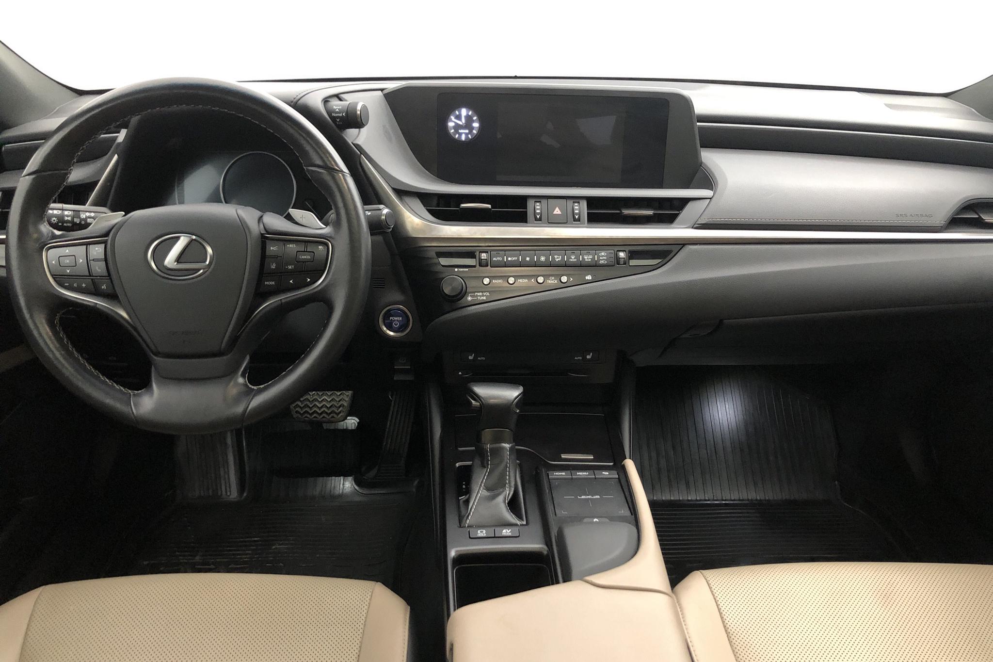 Lexus ES 300h (218hk) - 8 461 mil - Automat - grå - 2019