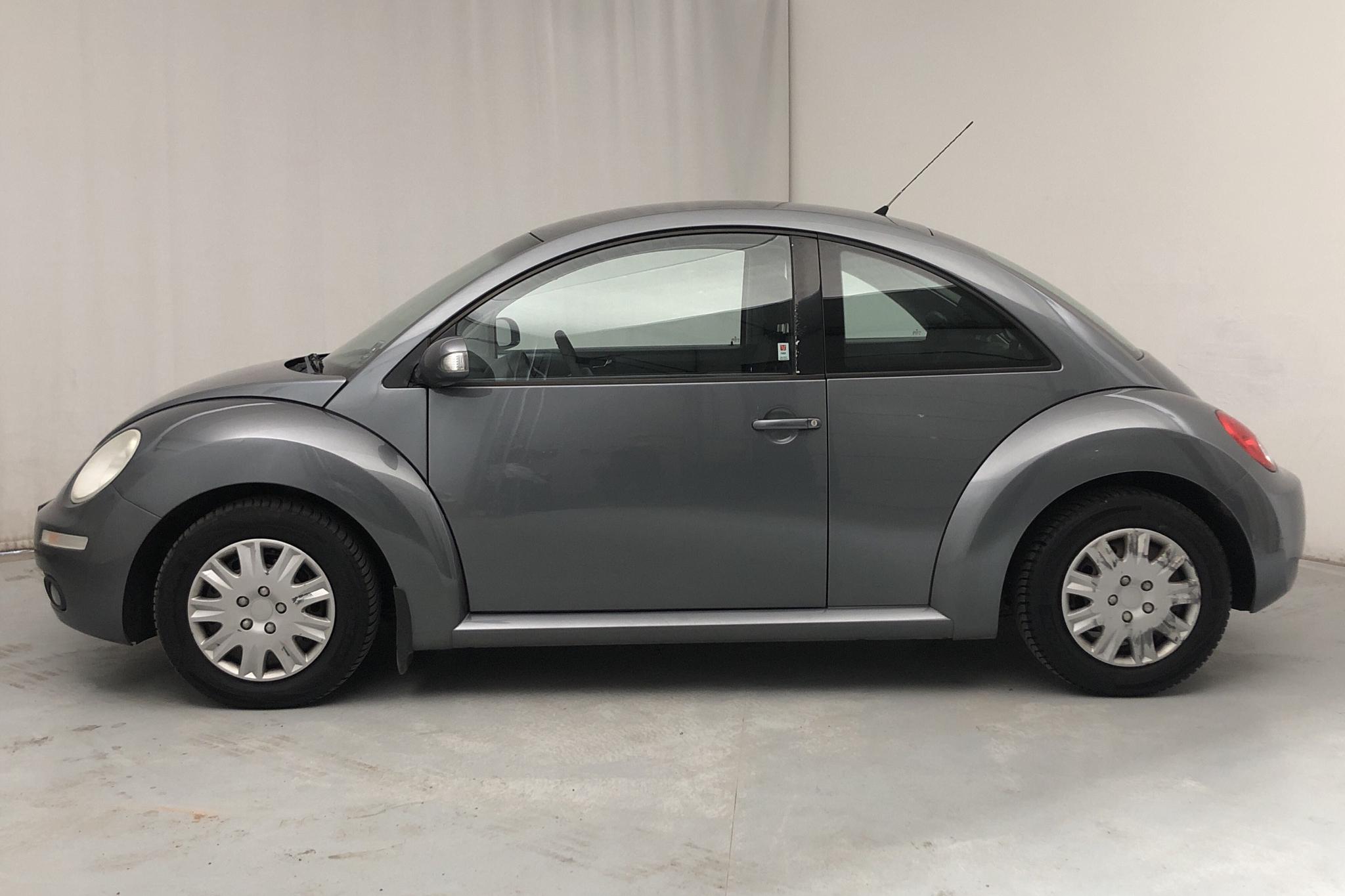 VW Beetle 1.6 (102hk) - 20 853 mil - Manuell - Dark Grey - 2007