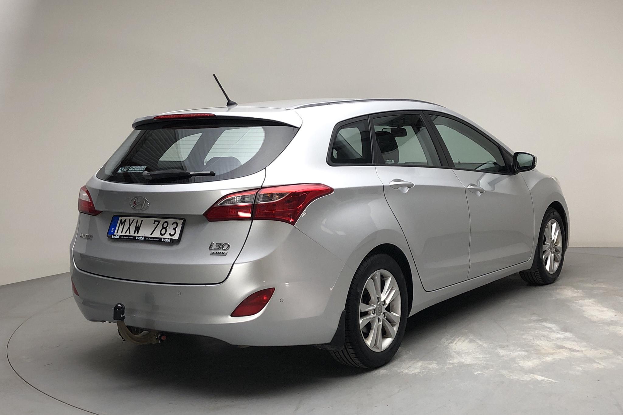 Hyundai i30 1.6 CRDi Kombi (110hk) - 196 650 km - Manual - silver - 2013
