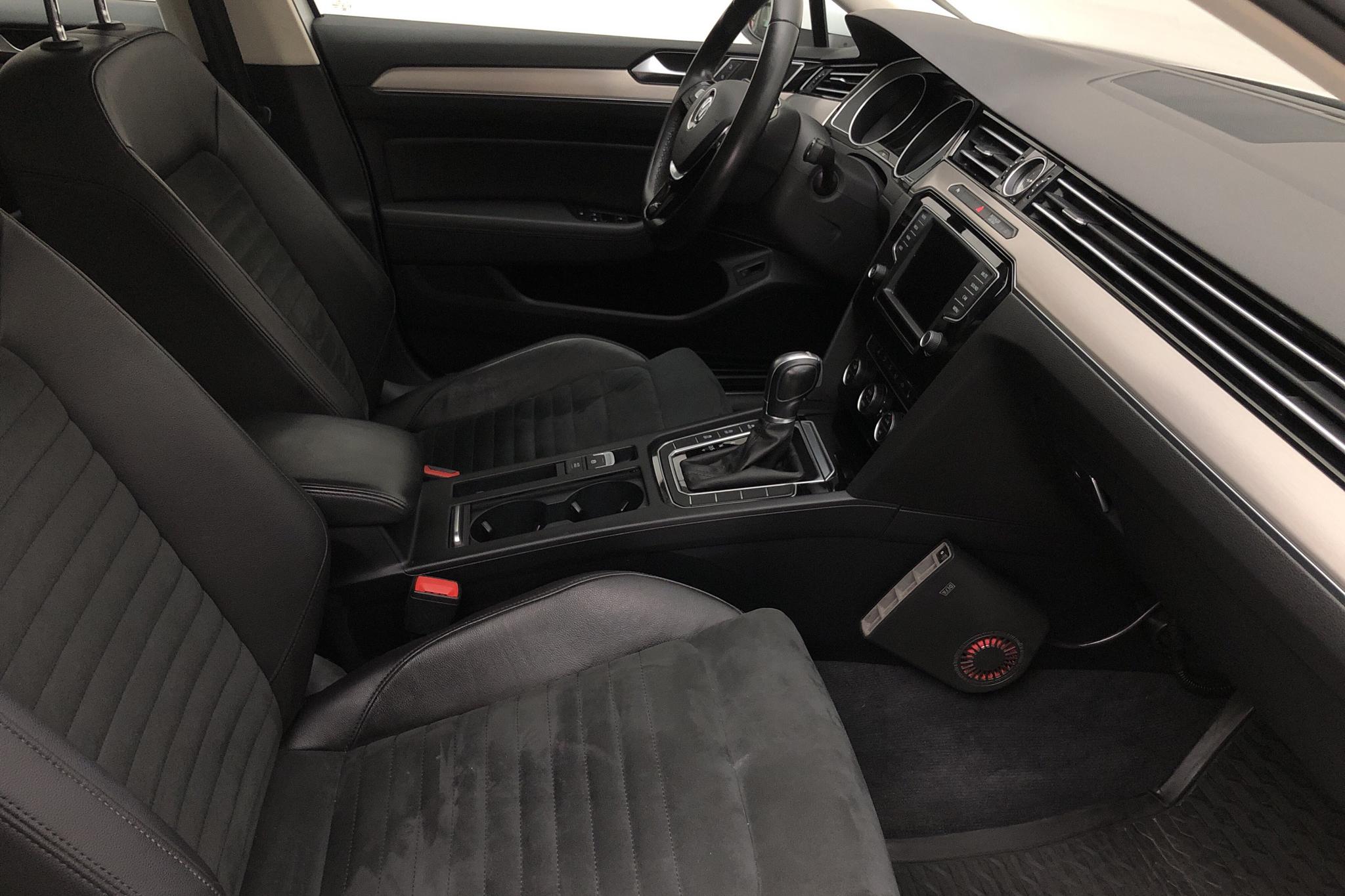VW Passat 2.0 TDI Sportscombi (190hk) - 107 260 km - Automatic - white - 2016