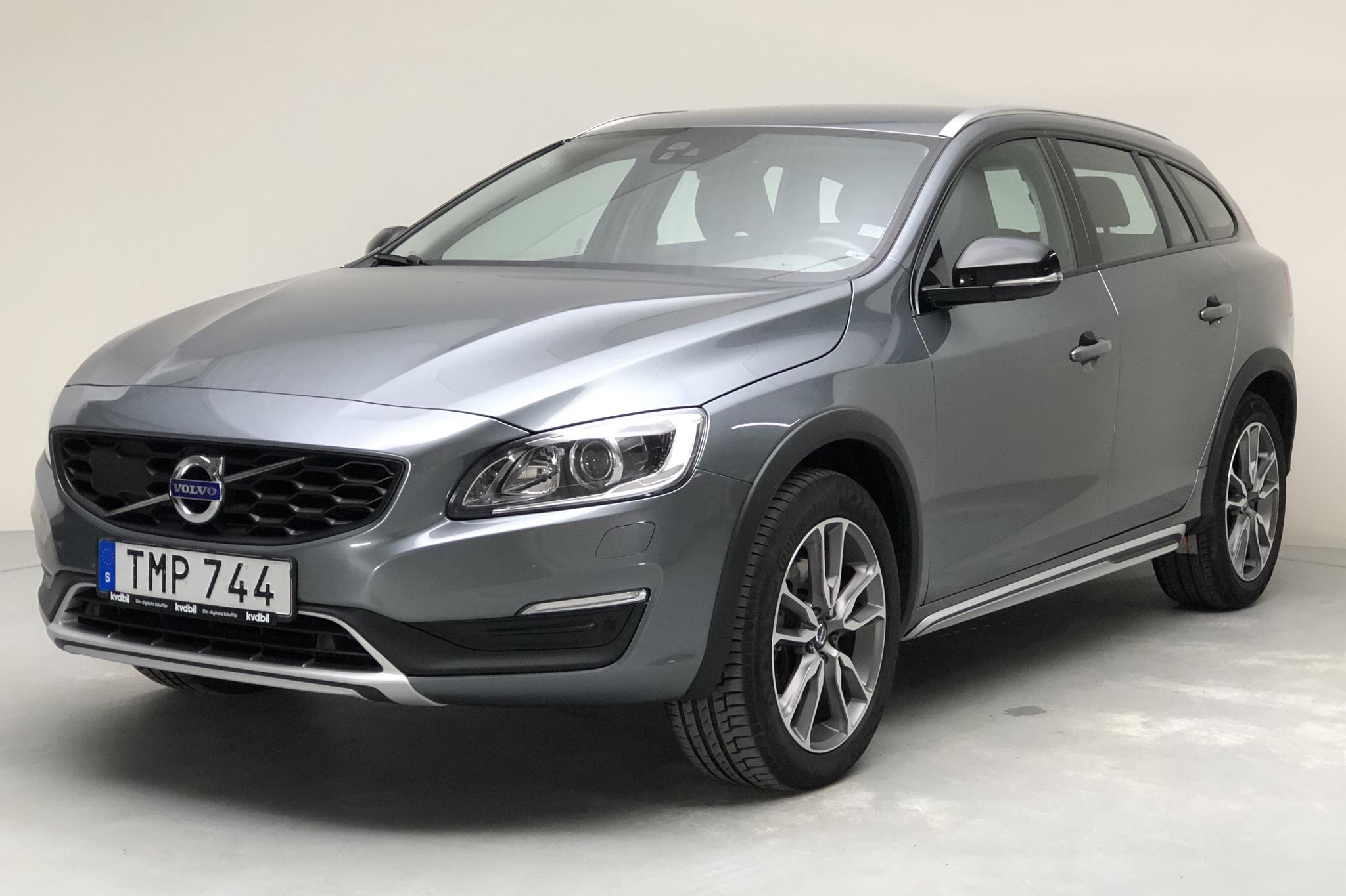 Volvo V60 D3 Cross Country (150hk) - 8 880 mil - Automat - grå - 2018