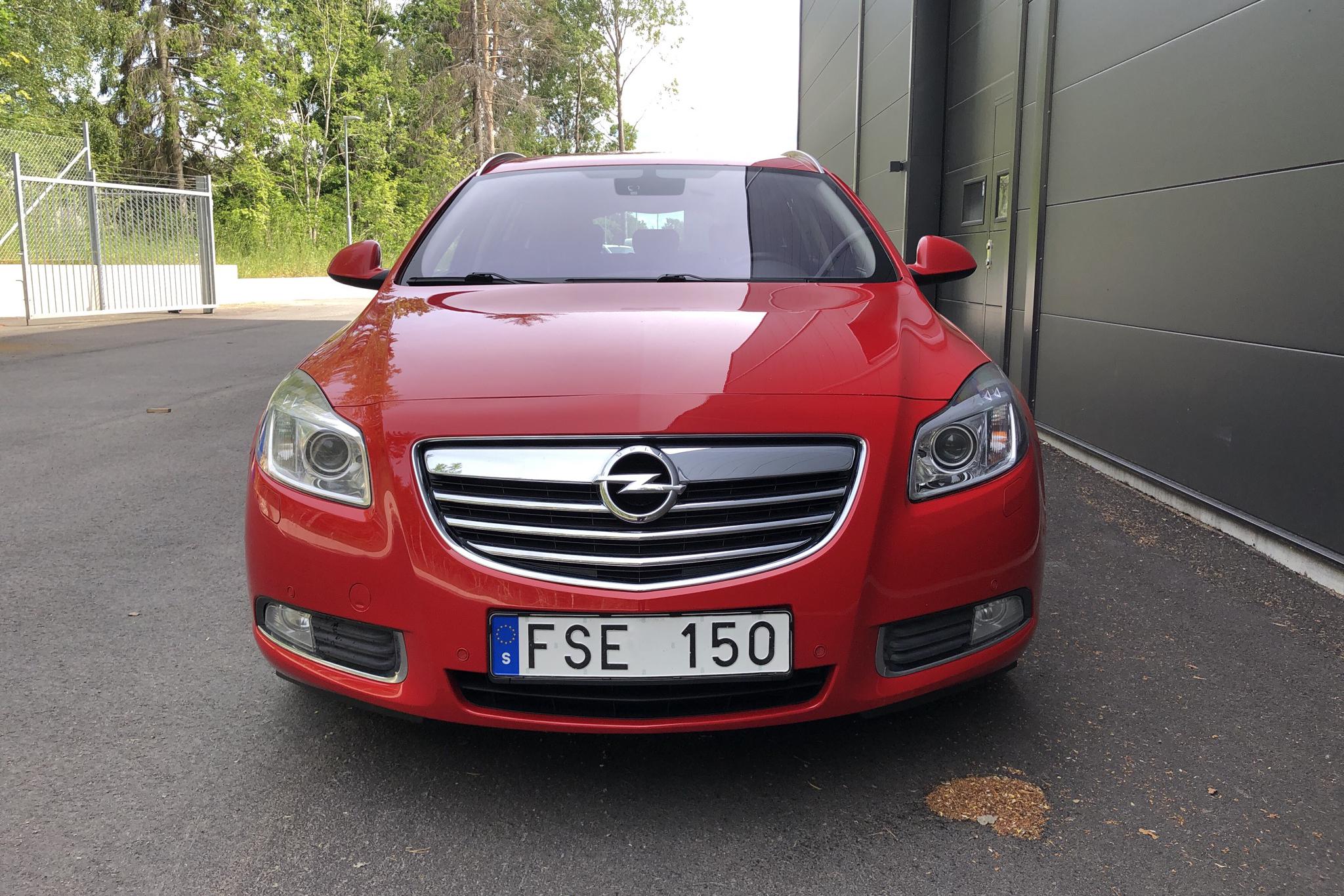 Opel Insignia 2.0 CDTI ecoFLEX Sports Tourer (160hk) - 217 270 km - Manual - red - 2012